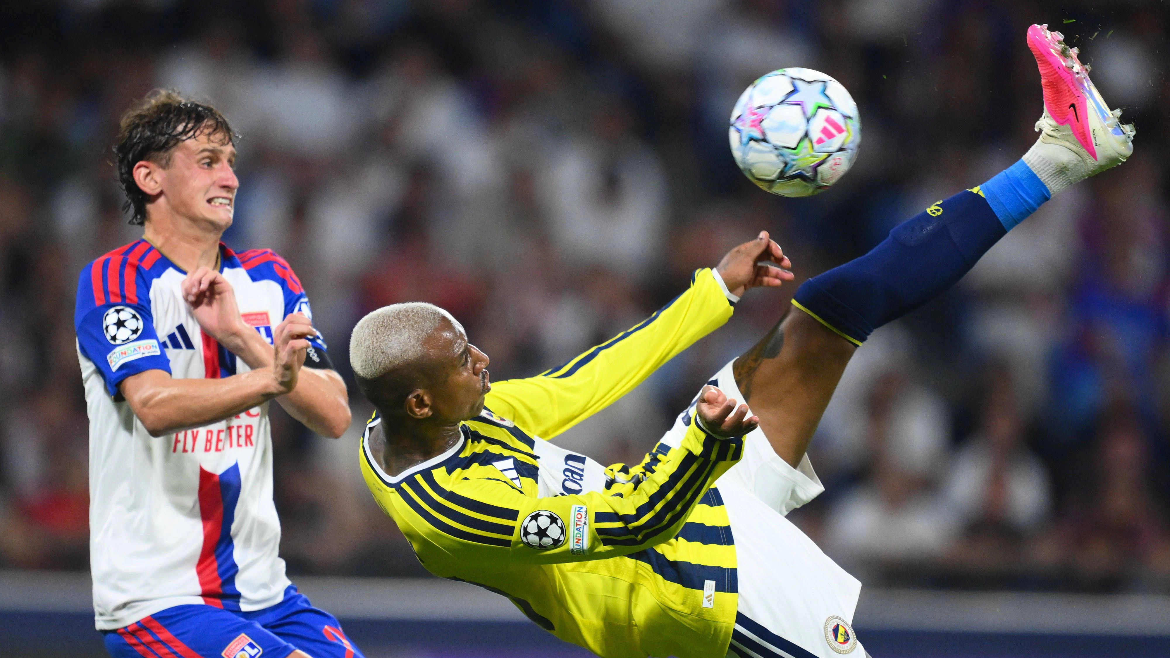 Heute.at - Fenerbahce schießt sich gegen Lyon in die Königsklasse