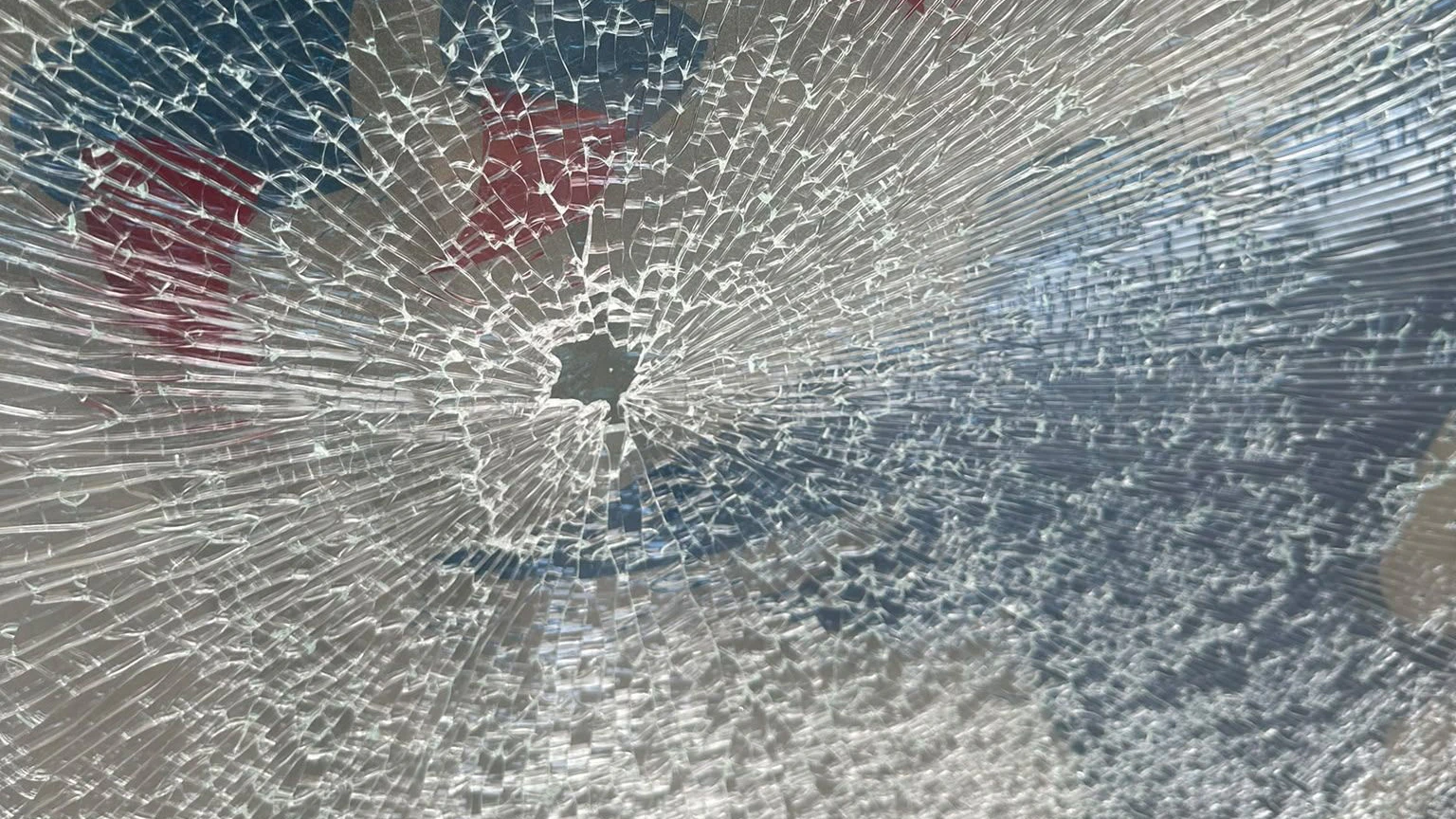 Heute.at - Schon wieder! FPÖ-Büro Ziel von Vandalismus-Attacke