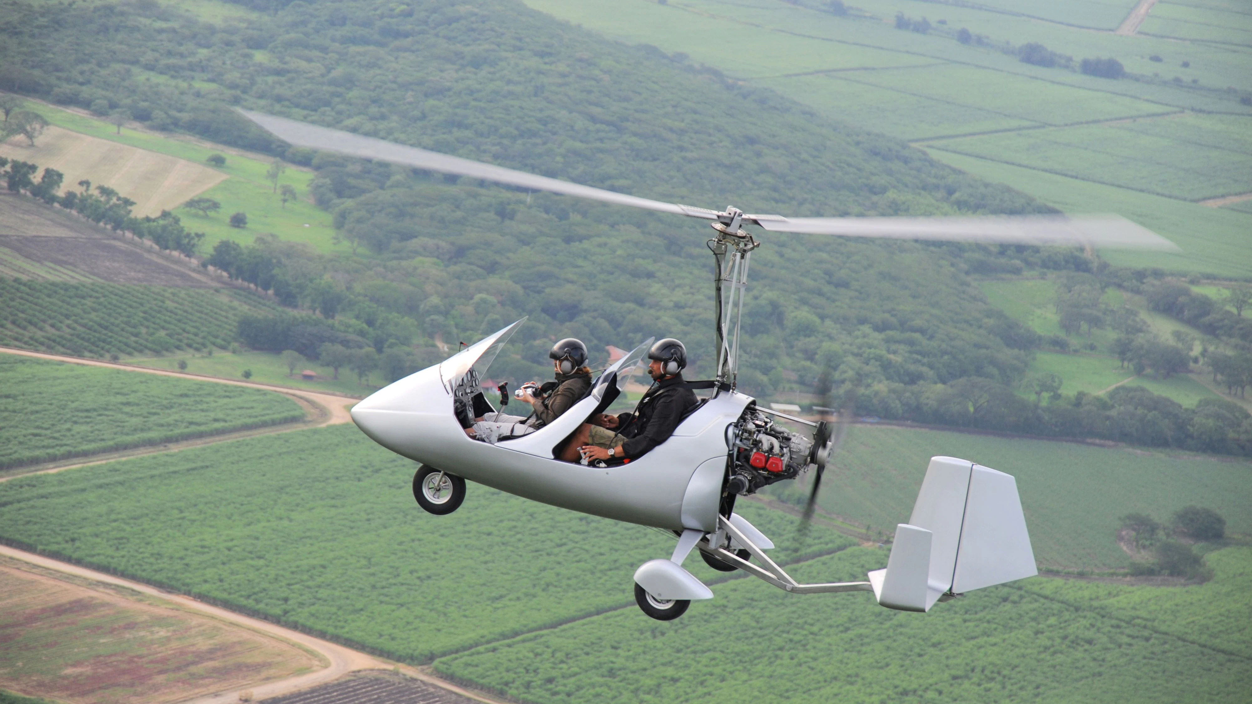 Heute.at - Tragschrauber geht in Flammen auf – zwei Tote