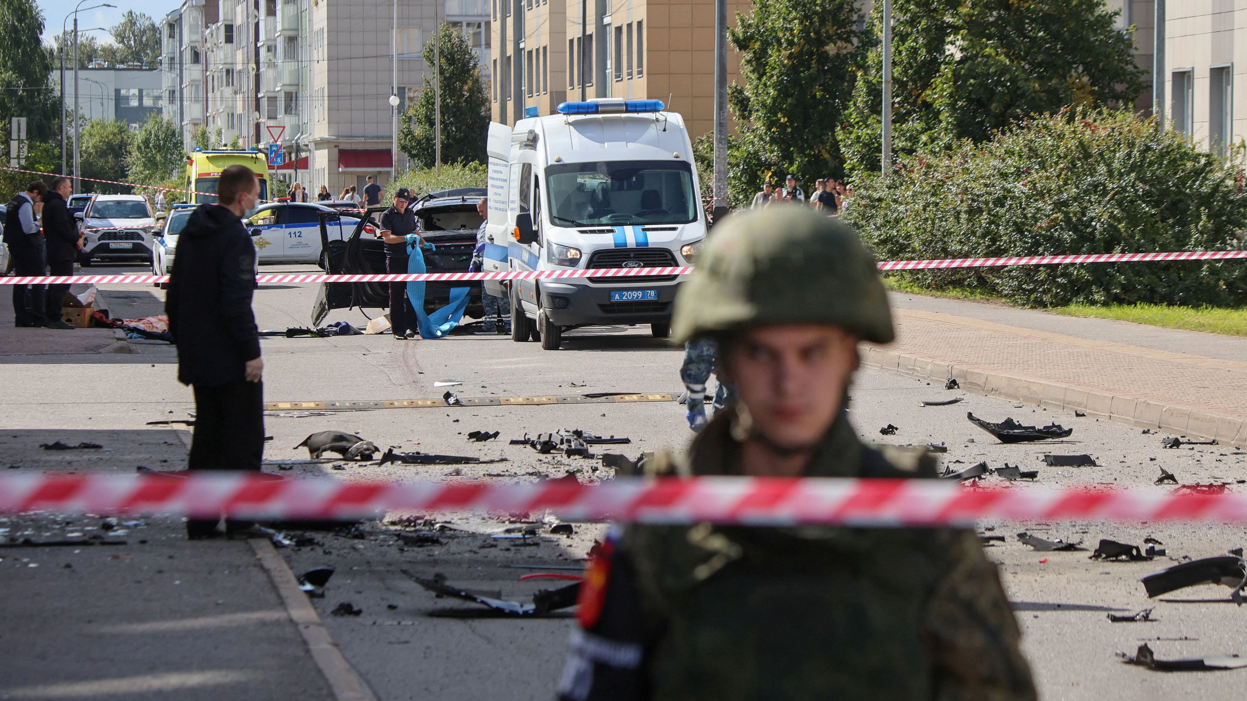 Bei einer Autobomben-Explosion in St. Petersburg kam ein russischer Armeeoffizier ums Leben.