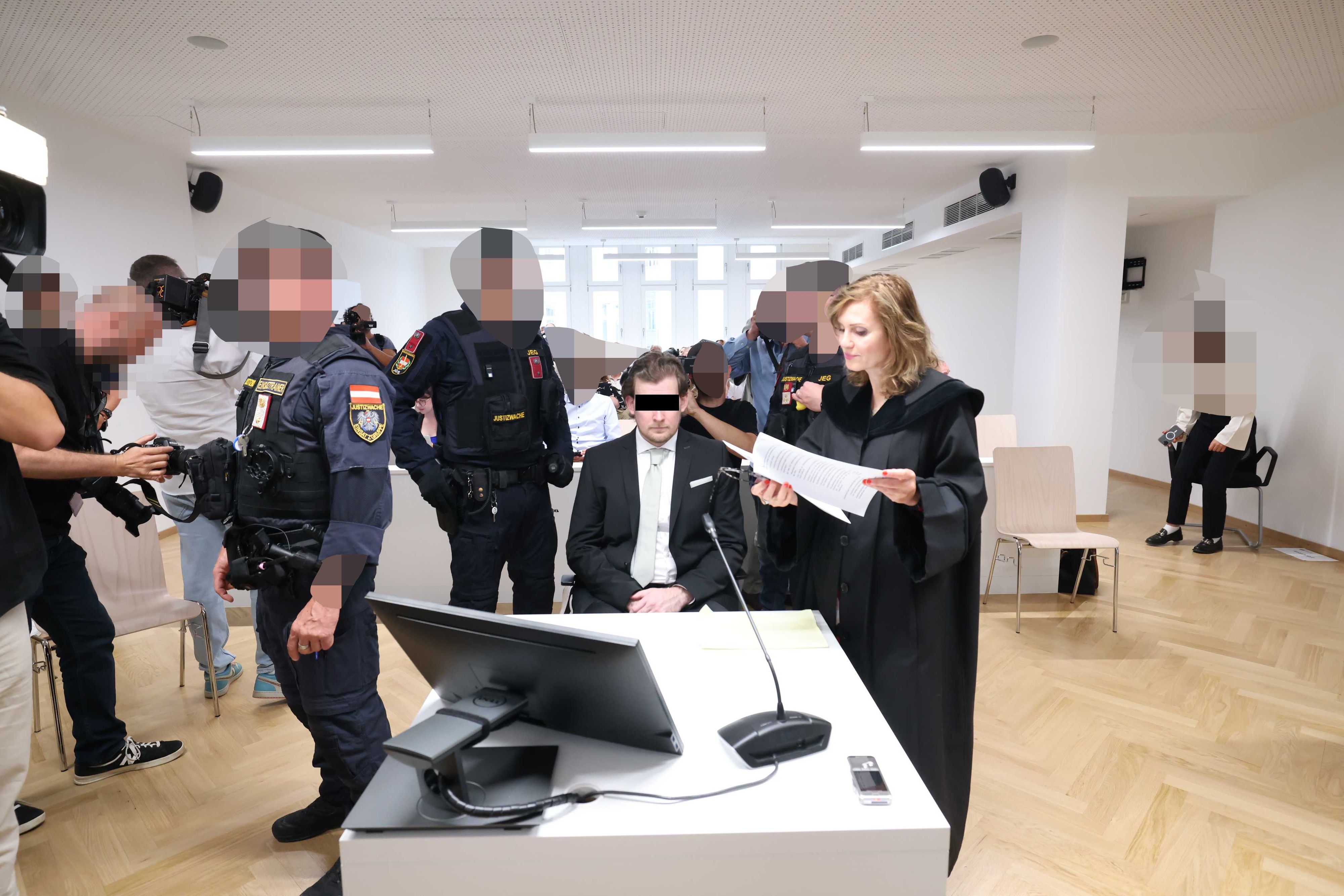 Heute.at - Lebenslang für Mord an Jenni: Ex-Freund will nach Stein