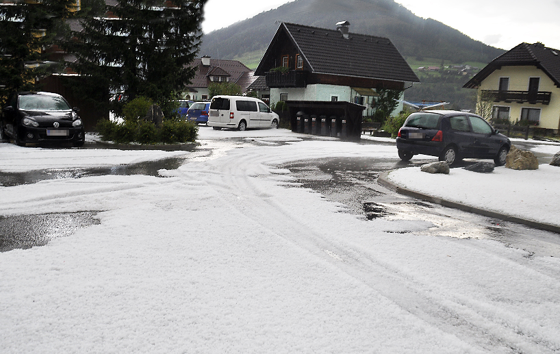 Heute.at - Kaltfront fegt jetzt kräftige Gewitter nach Österreich