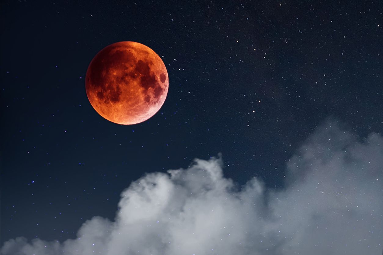 Am Freitag wird man über Österreich einen Blutmond betrachten können. 