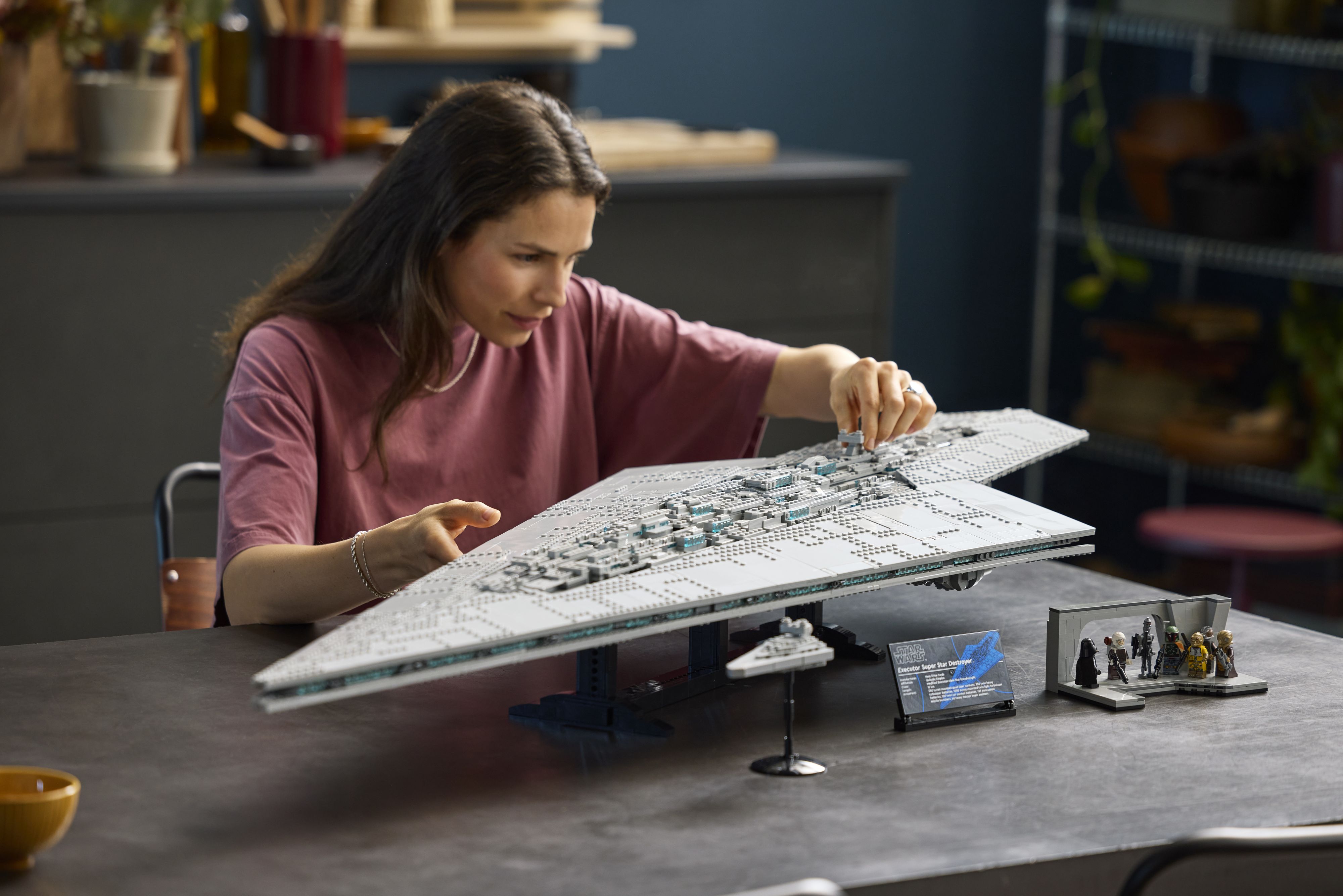 Heute.at - LEGO bringt Darth Vaders Executor mit 1,36 Meter Länge