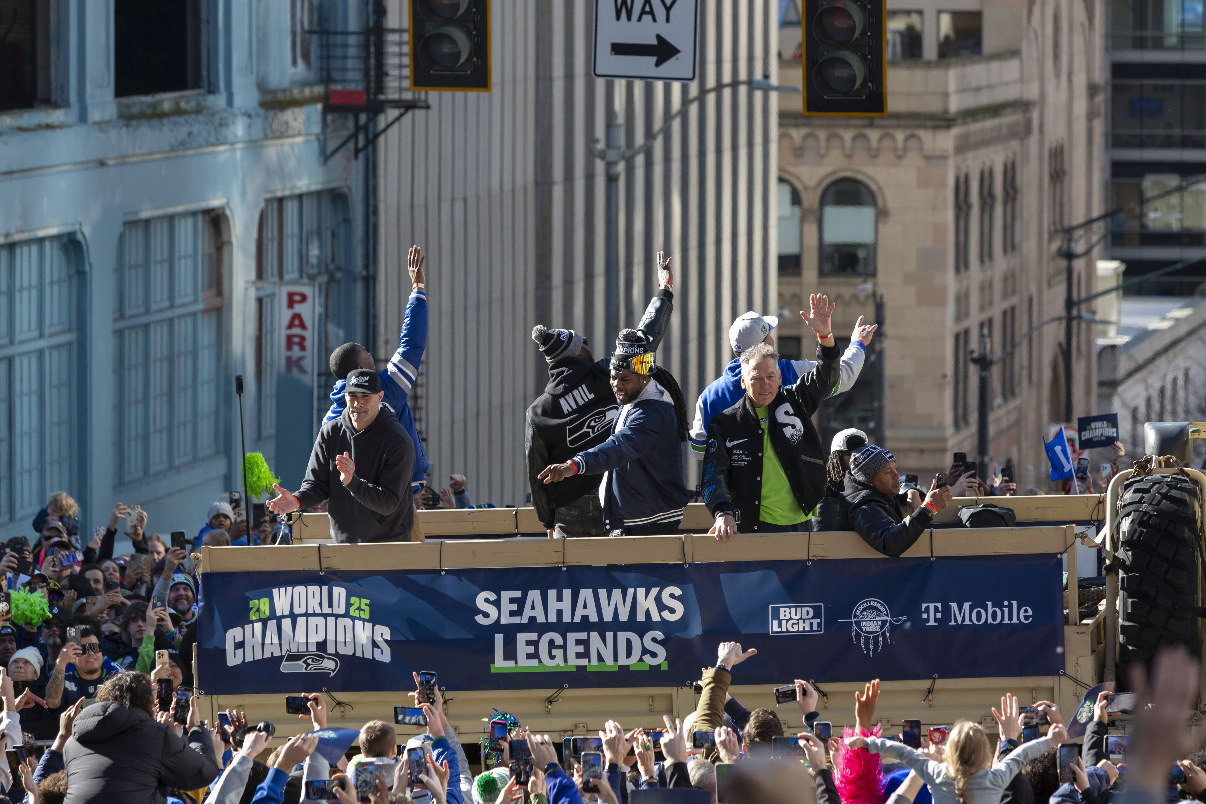 Heute.at - Verkauf von Super-Bowl-Champion um Rekordsumme fixiert