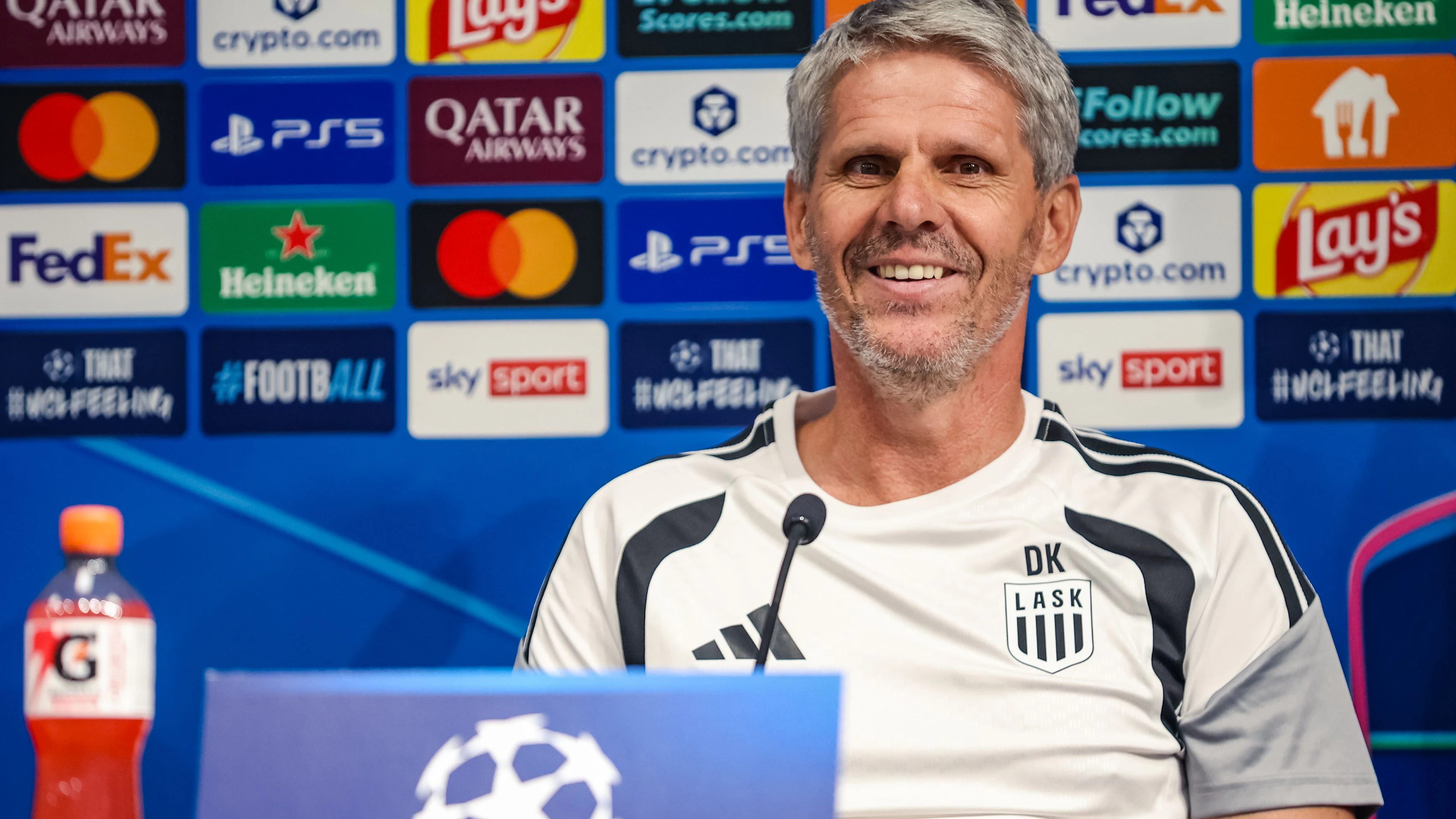 LINZ,AUSTRIA,24.AUG.26 - SOCCER - UEFA Champions League, play-off, Linzer ASK vs Celtic Glasgow, preview, press conference LASK. Image shows head coach Dietmar Kuehbauer (LASK). Photo: GEPA pictures/ Manuel Binder
