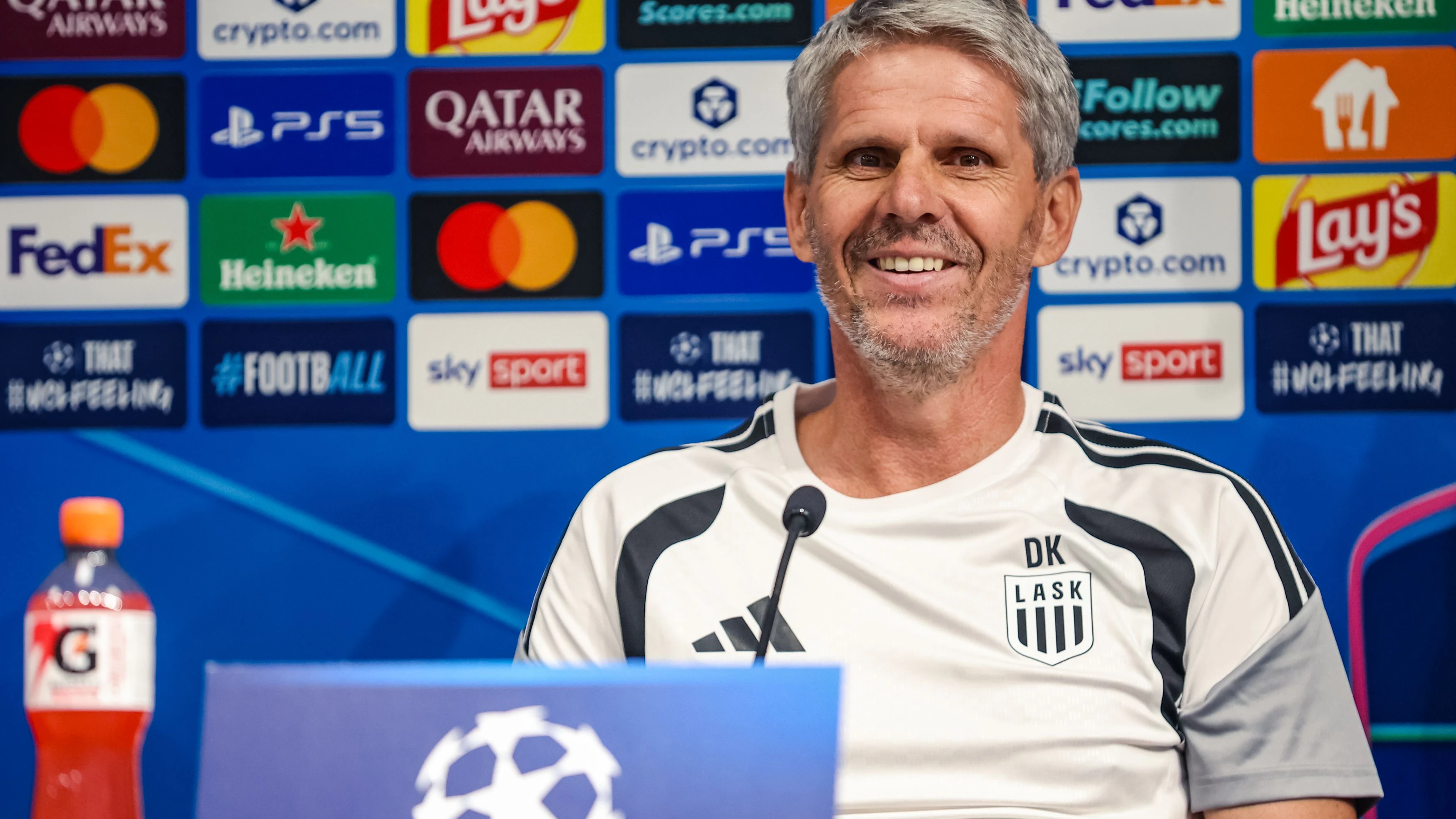 LINZ,AUSTRIA,24.AUG.26 - SOCCER - UEFA Champions League, play-off, Linzer ASK vs Celtic Glasgow, preview, press conference LASK. Image shows head coach Dietmar Kuehbauer (LASK). Photo: GEPA pictures/ Manuel Binder