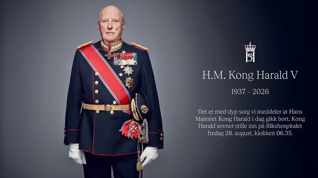 "Mit tiefer Trauer geben wir bekannt, dass Seine Majestät König Harald heute verstorben ist. König Harald ist am Freitag, dem 28. August, um 6:35 Uhr im Nationalkrankenhaus friedlich eingeschlafen", so auf der Website des Königshauses.