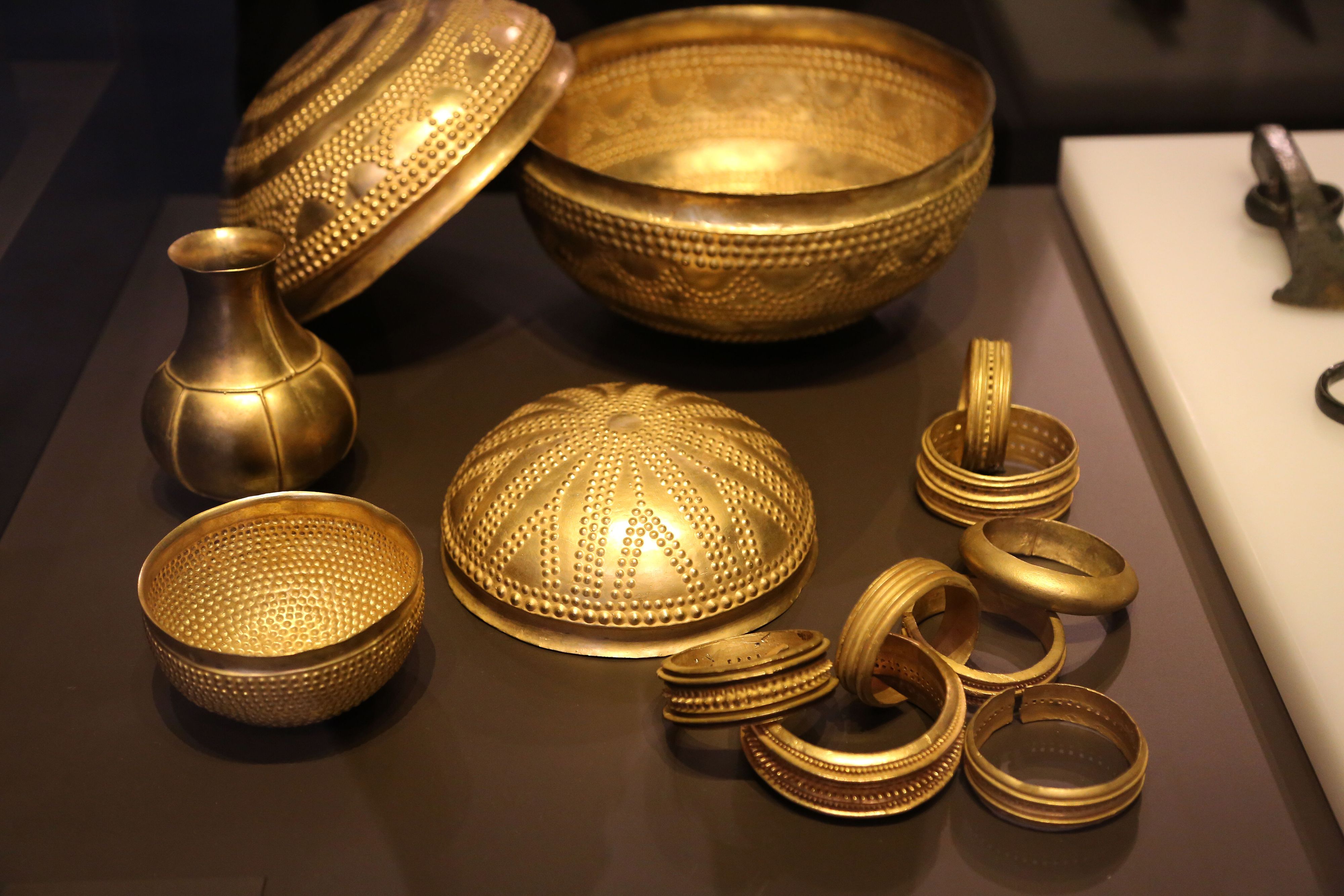Heute.at - Nächster Museums-Coup: Bronzezeit-Goldschatz gestohlen