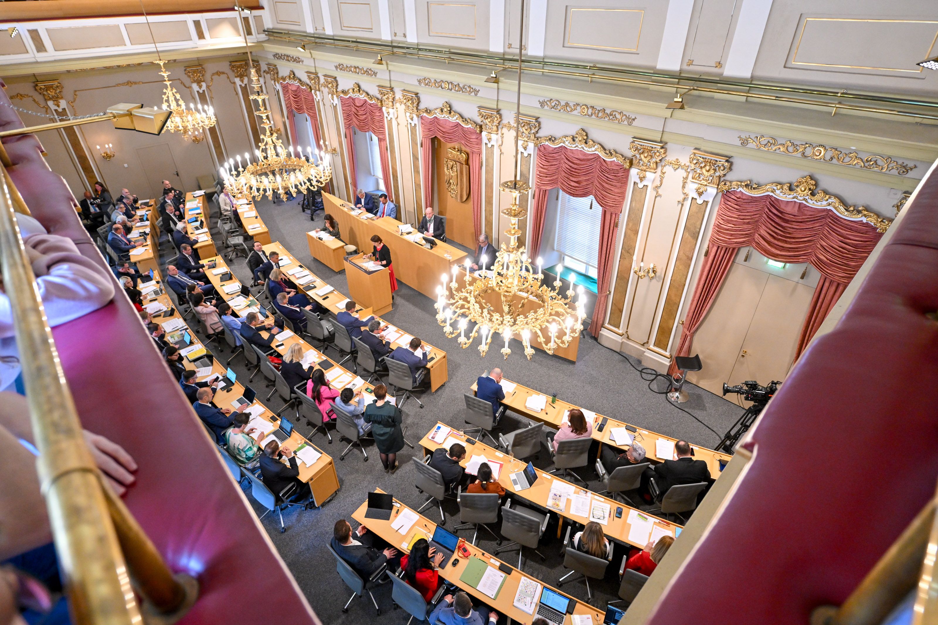 Heute.at - Grüne vor SPÖ, Neos draußen! Nächstes Umfrage-Debakel