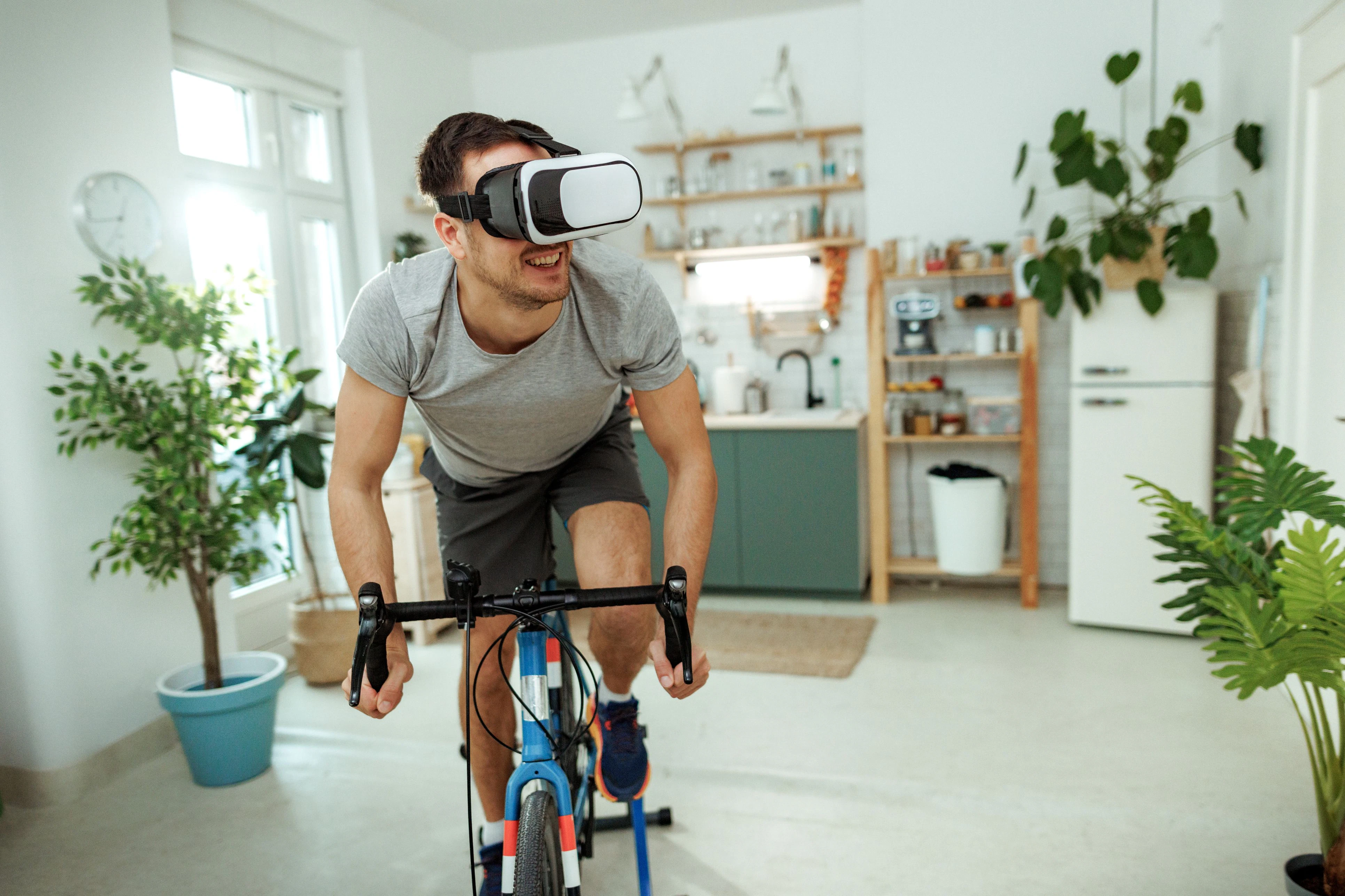 Vom Spaß-Faktor eher unterdurchschnittlich, aber körperlich extrem herausfordernd: Etappen bekannter Radrennen mit VR daheim "nachfahren"