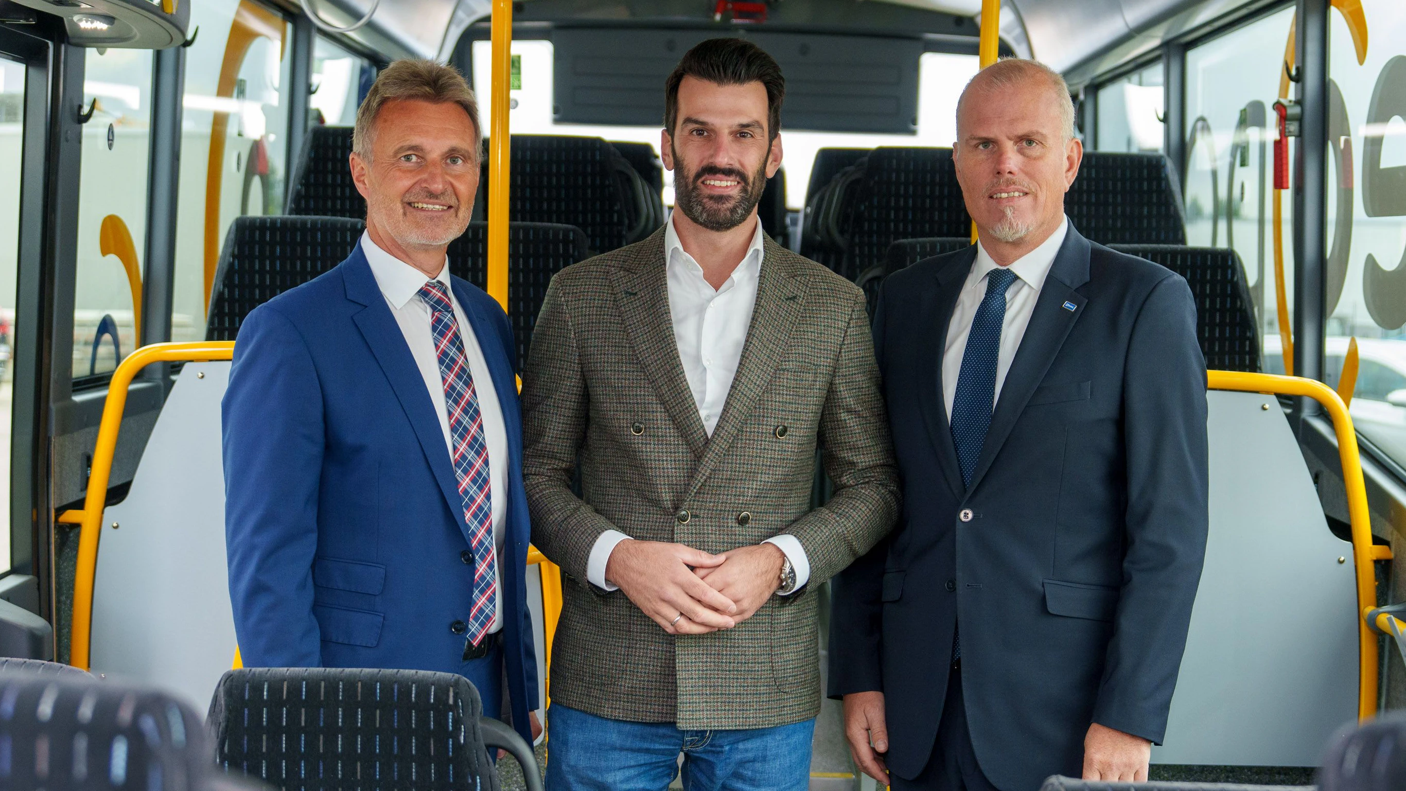 NÖVOG Geschäftsführer Wolfgang Schroll, NÖ Verkehrslandesrat LH-Stellvertreter Udo Landbauer (FPÖ) und NÖVOG Geschäftsführer Michael Hasenöhrl