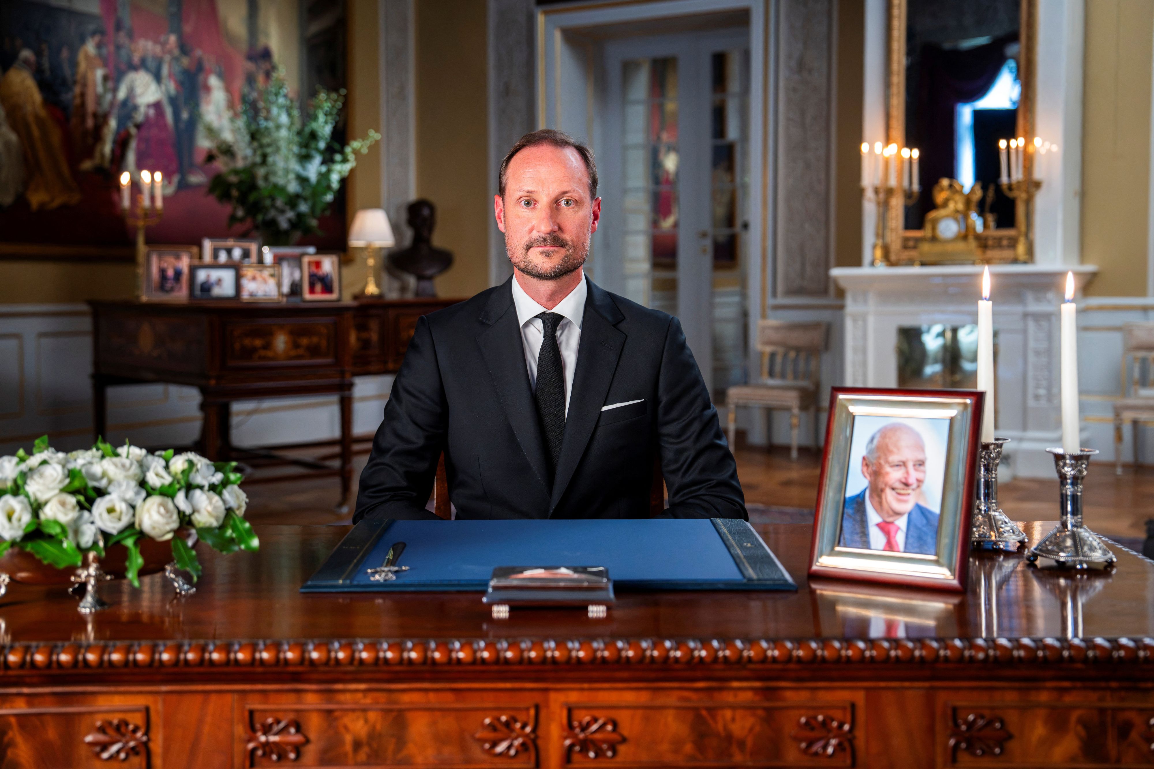 Haakon ringt bei seiner ersten Rede um Fassung.
