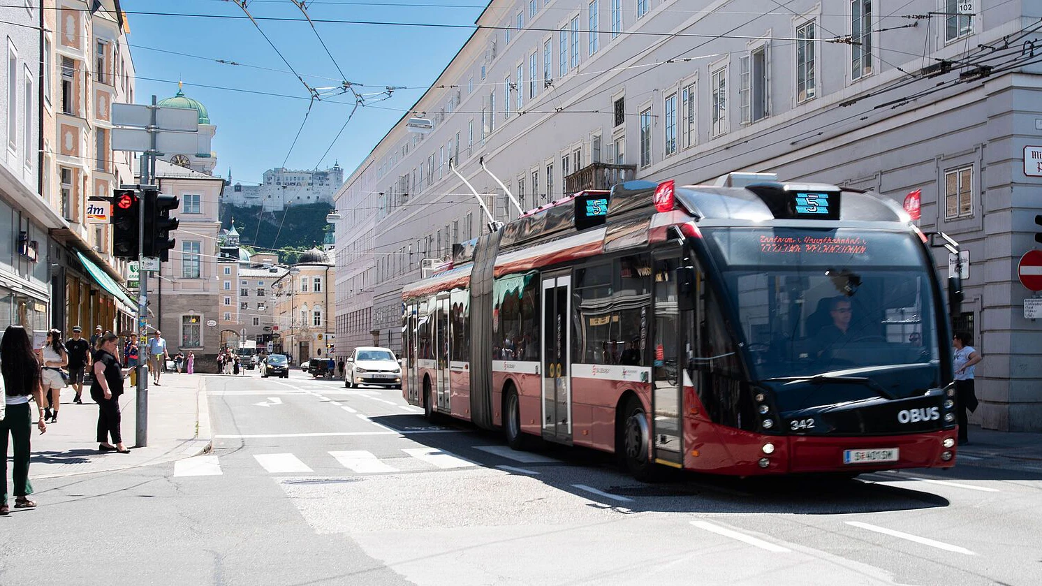 Heute.at - Baustellen-Chaos: Stadt verschenkt 5.000 Öffi-Tickets