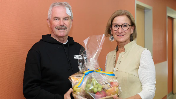 Nach seinem Herzinfarkt geht es für Karl Wilfing gesundheitlich bergauf. Nun erhielt er Besuch von Landeshauptfrau Johanna Mikl-Leitner.