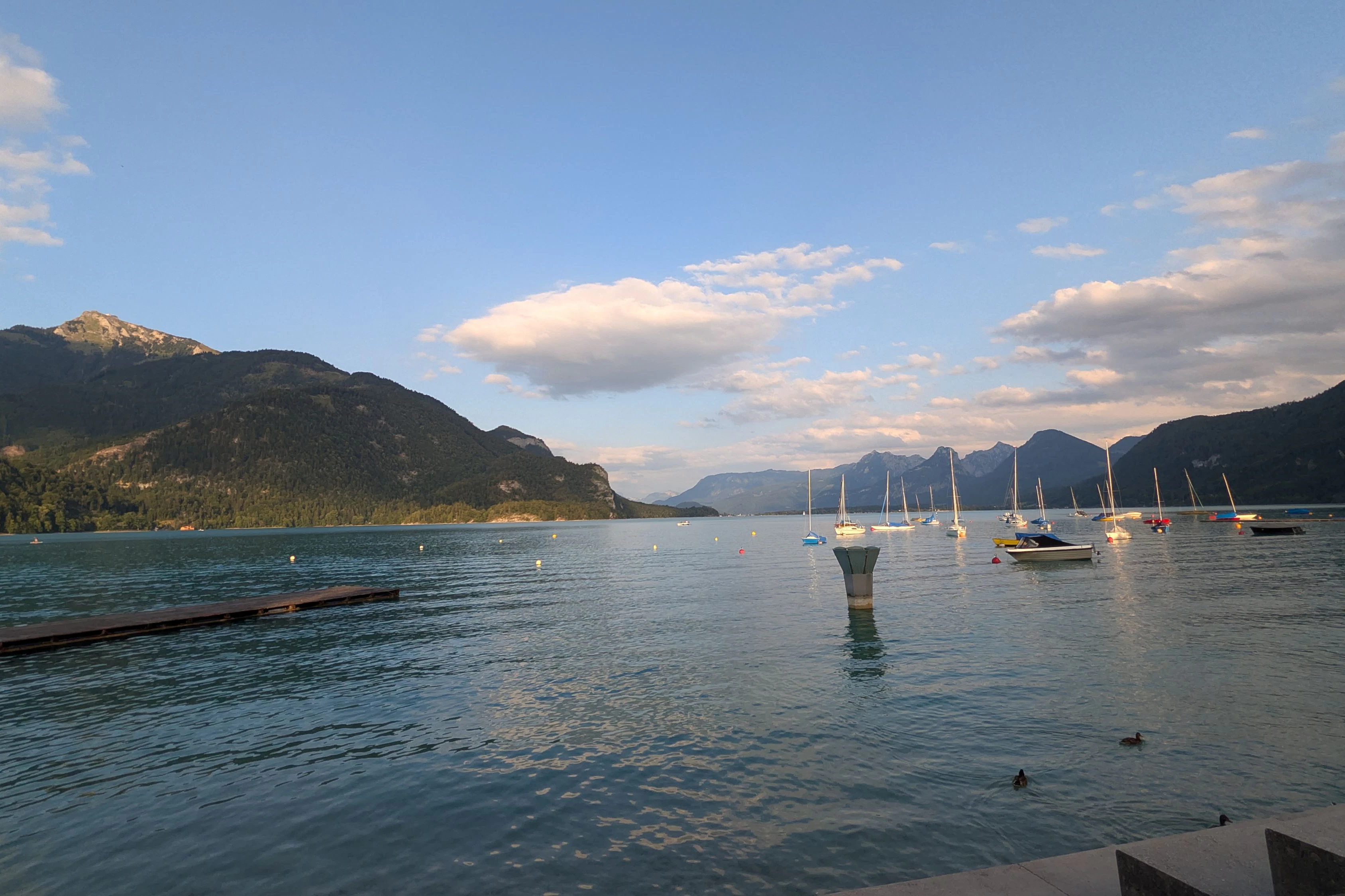 Der Ausblick zum Aperitif: zum Schafberg über den Wolfgangsee Richtung Loser im Ausseerland