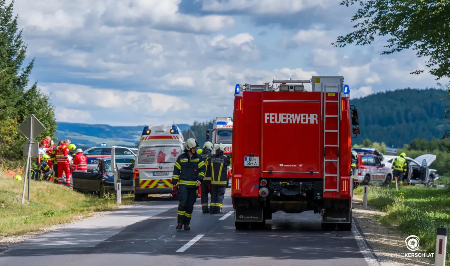 Heute.at - Familien in Unfall verwickelt – zwei Schwerverletzte