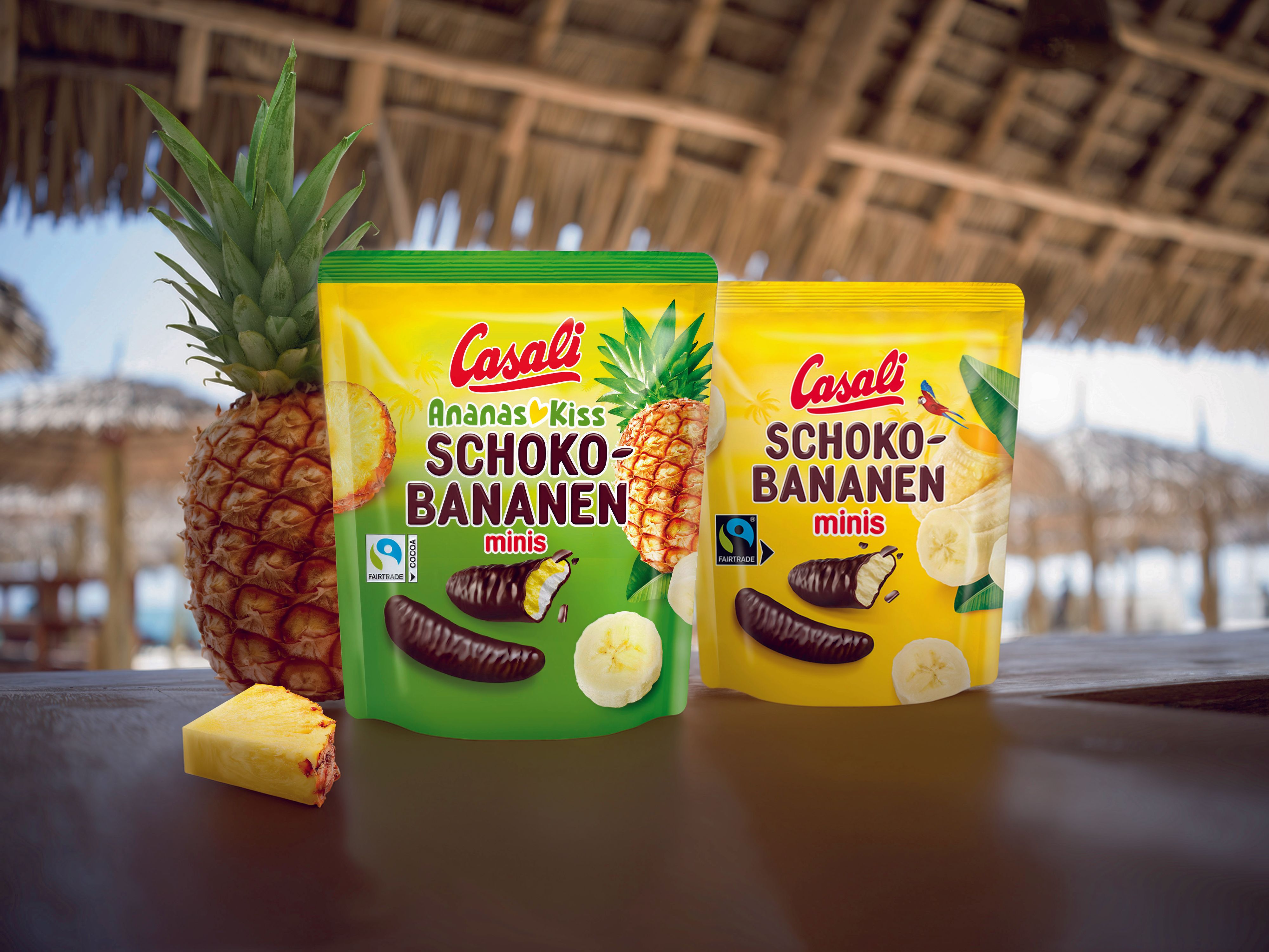 Das Original (r.) und der Newcomer: Die Schoko-Bananen minis kommen jetzt in einer weiteren Geschmacksrichtung daher.