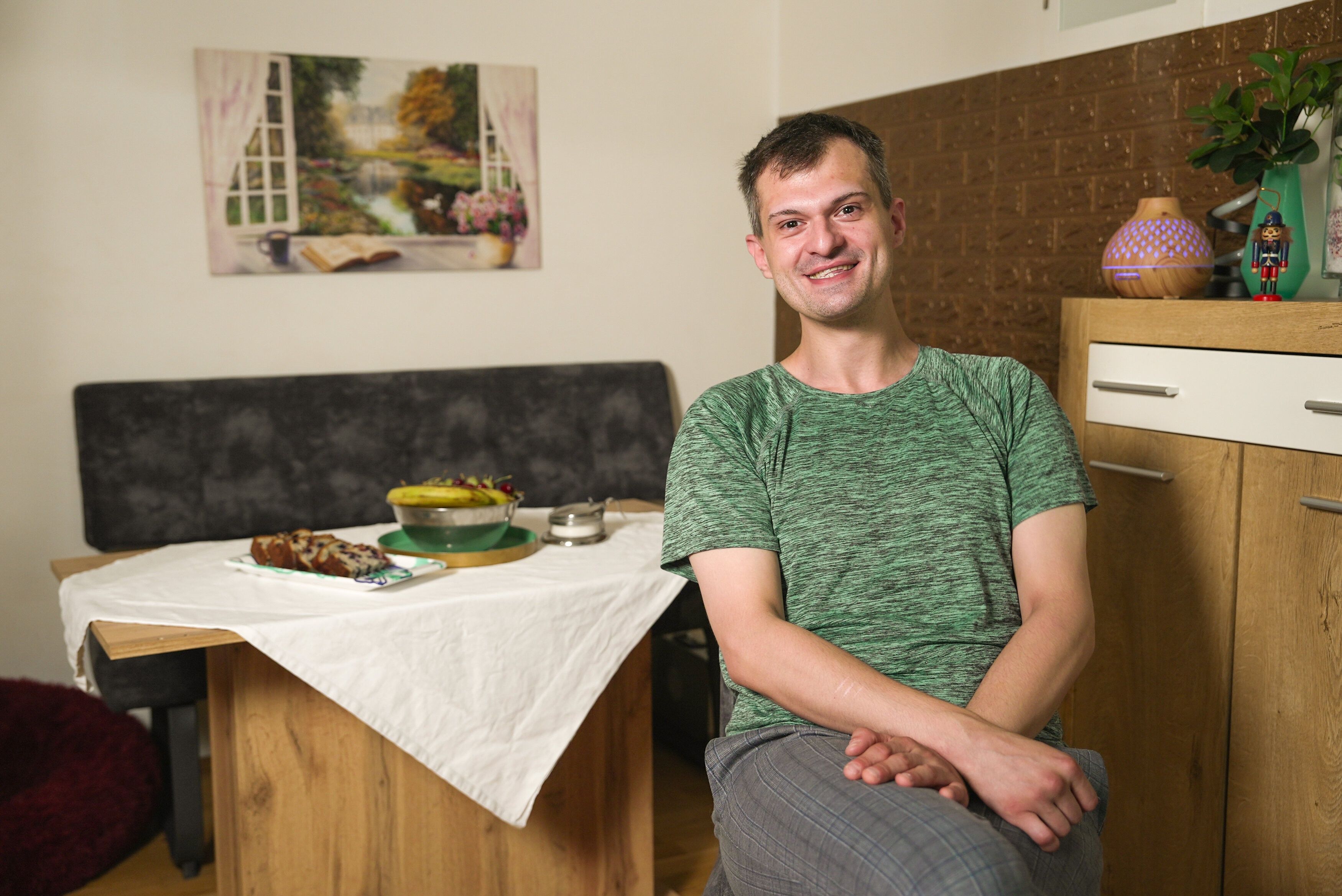 Almir, 34, Einzelhandelskaufmann aus Wien, will sich wieder so richtig verlieben! „Der neue Mann in meinem Leben soll humorvoll, lustig, treu und hübsch sein“, sagt der Wiener. 