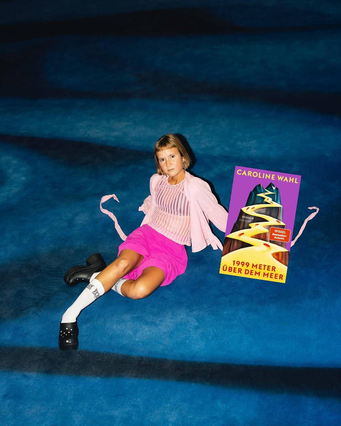 Caroline Wahl (31) mit ihrem neuem Buch.