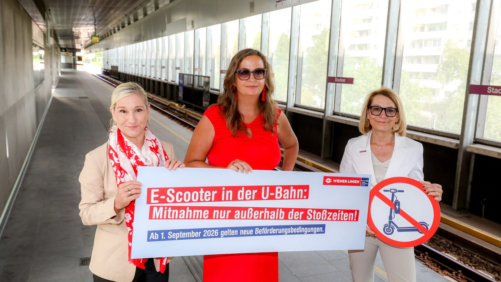 Monika Unterholzner (stellvertretende Generaldirektorin Wiener Stadtwerke), Ulli Sima (Öffi-Stadträtin) und Alexandra Reinagl (Geschäftsführerin Wiener Linien).