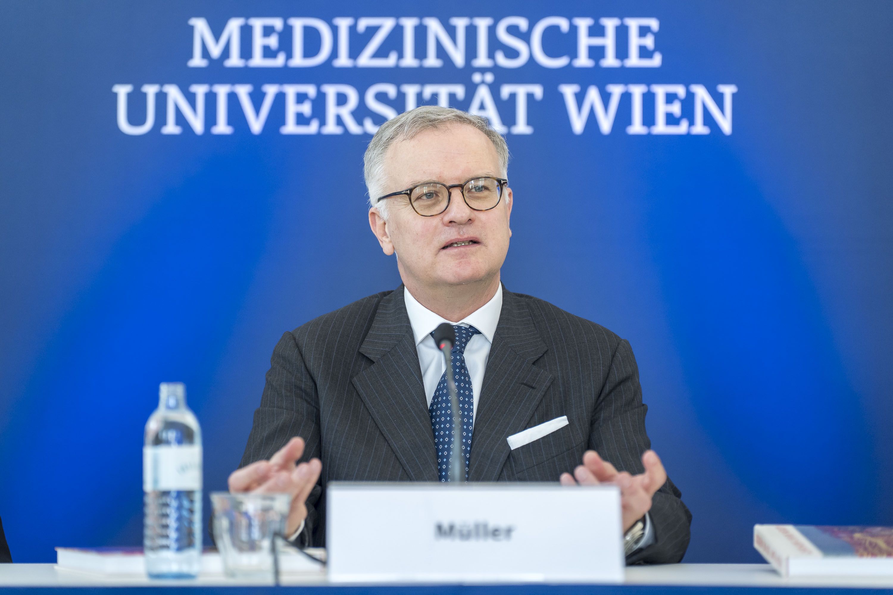 Der MedUni-Rektor Markus Müller warnt vor den Budgetplänen der Regierung.