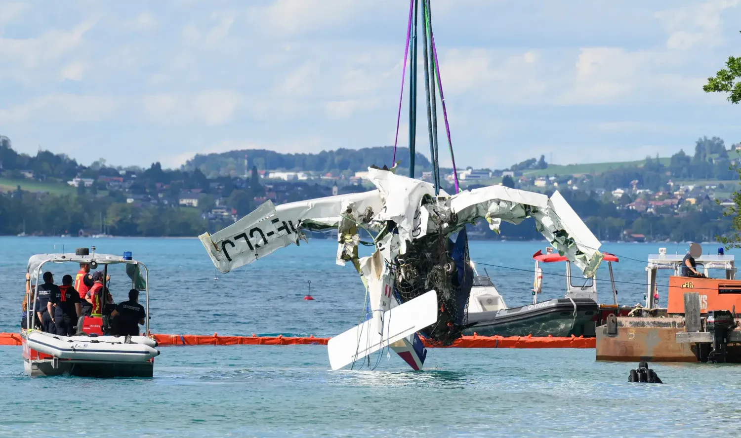 Heute.at - Zwei Menschen gestorben – Flugzeug jetzt geborgen