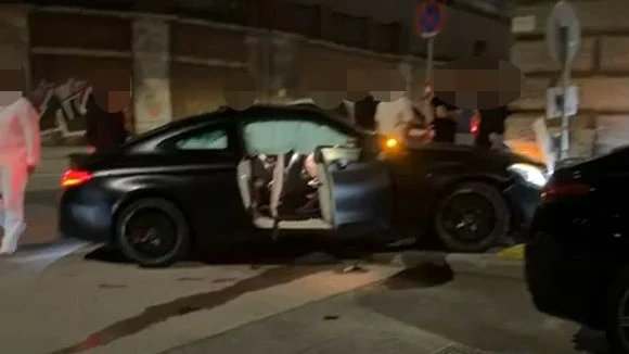 Mercedes rast in Hausmauer! Mega-Crash am Wiener Gürtel