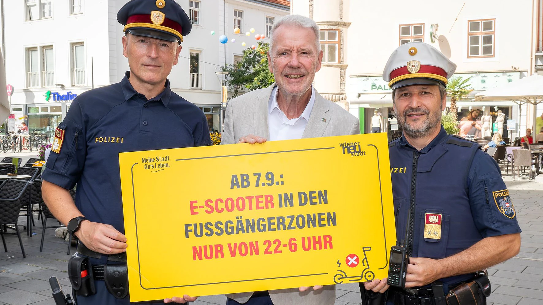 Stadthauptmann Hofrat Gerald Rak, Bürgermeister Klaus Schneeberger und Stadtpolizeikommandant Oberstleutnant Manfred Fries (v.l.)