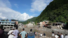 Nepal-Flut: Zahl der Toten steigt auf über 900