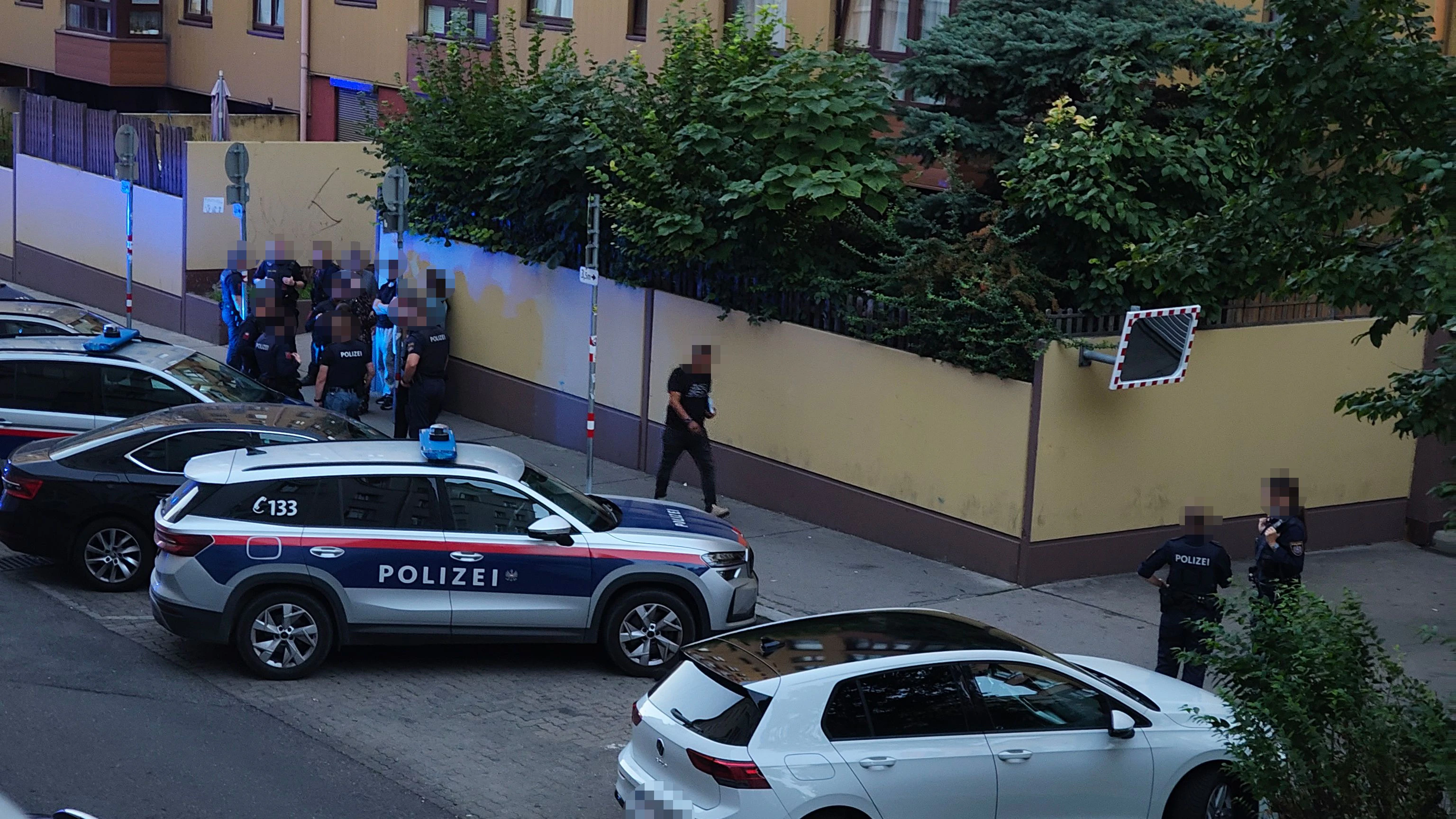 Brutale Schlägerei in Favoriten! Zwei Männer im Spital