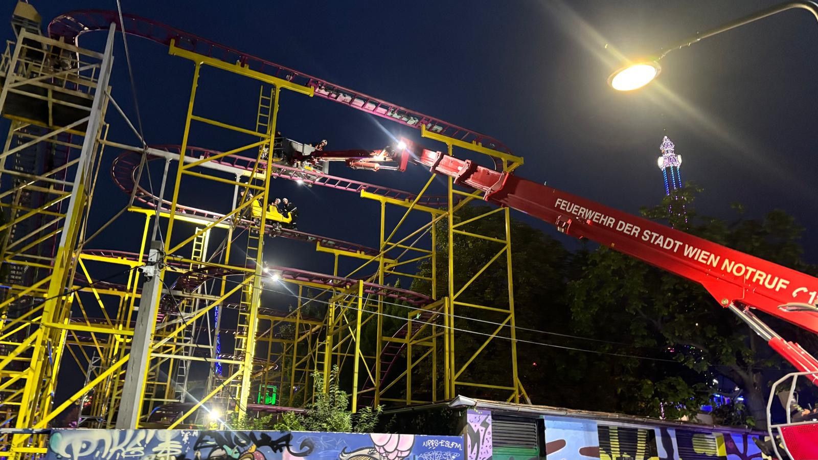 Heute.at - Kids steckten am Wiener Prater in 16 Metern Höhe fest