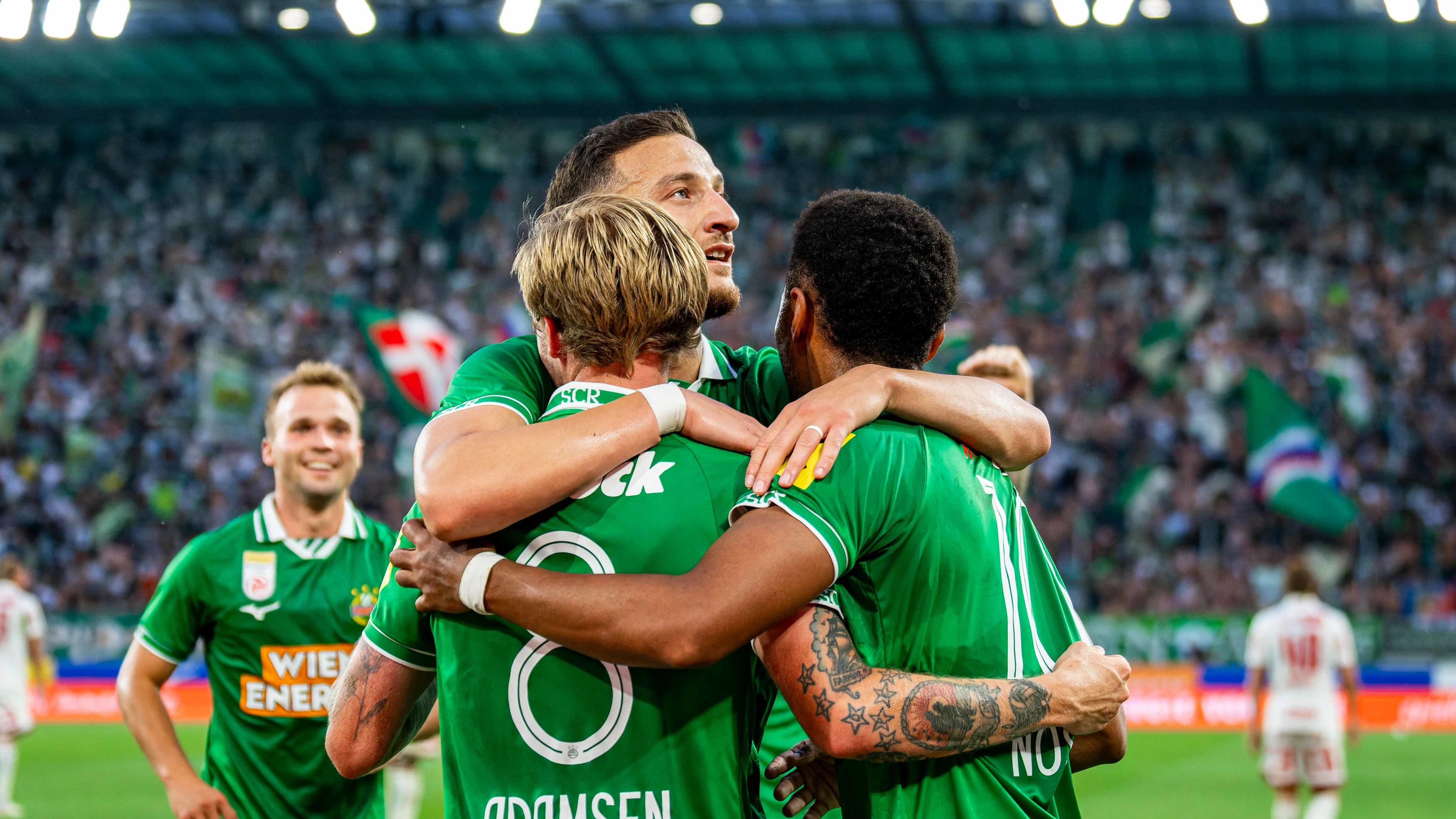 Rapid spielt im Herbst drei Mal unter Flutlicht daheim.
