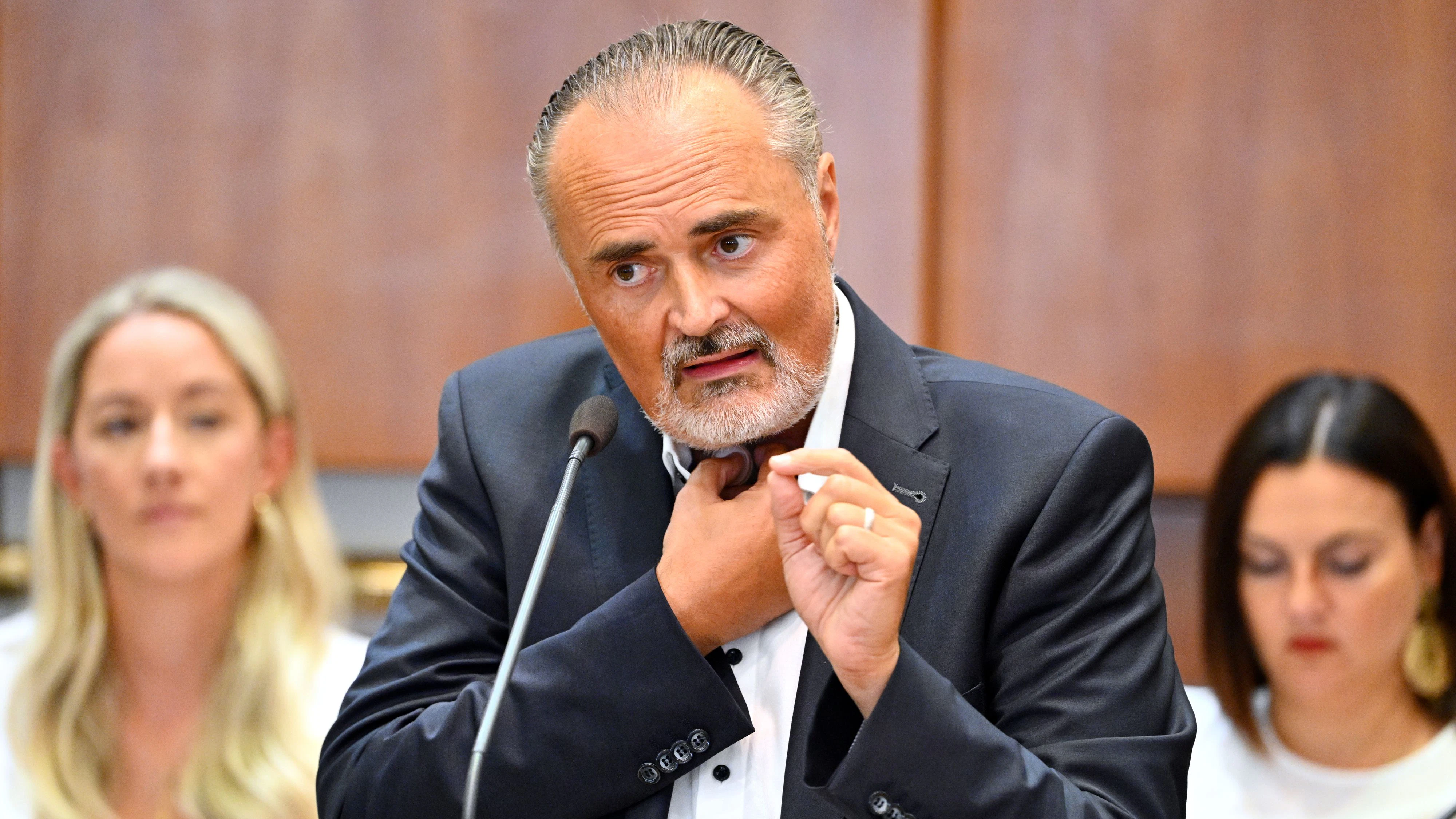 Heute.at - Comeback nach Operation: Doskozil rechnet im Landtag ab