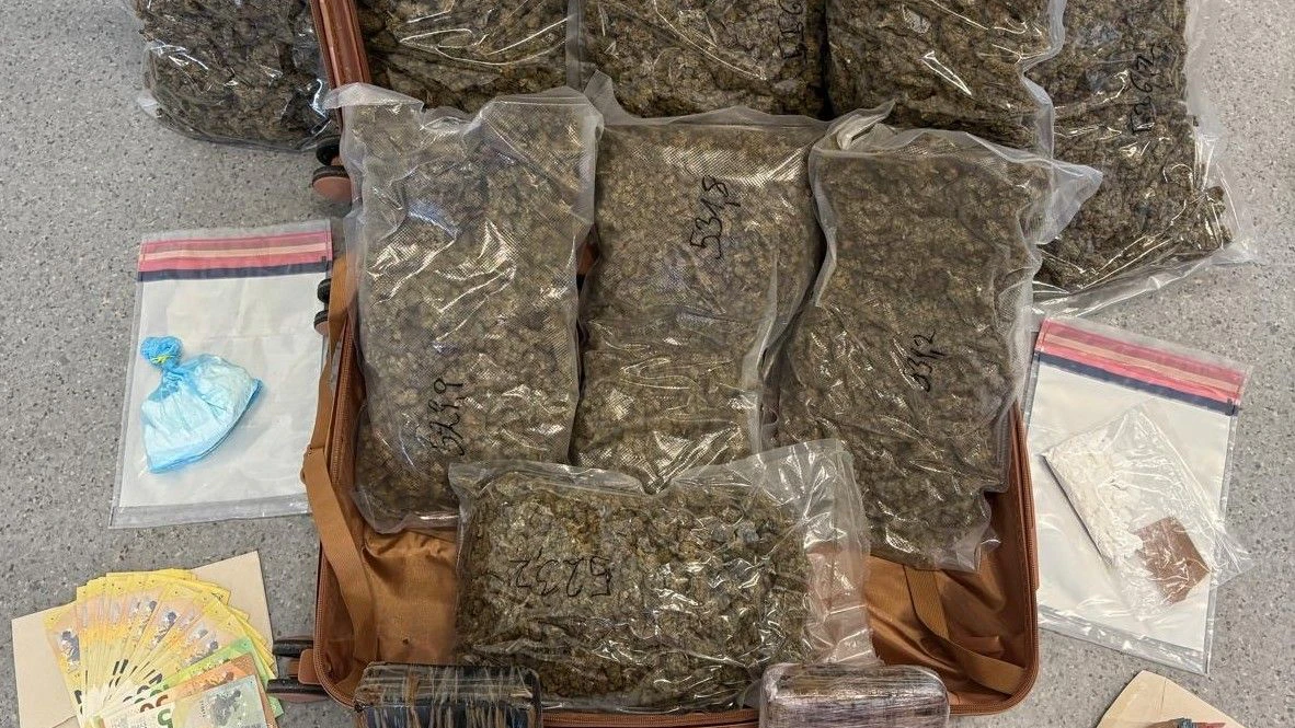 Heute.at - 4 Kilo Cannabis, 2 Kilo Koks – Polizei macht irren Fund