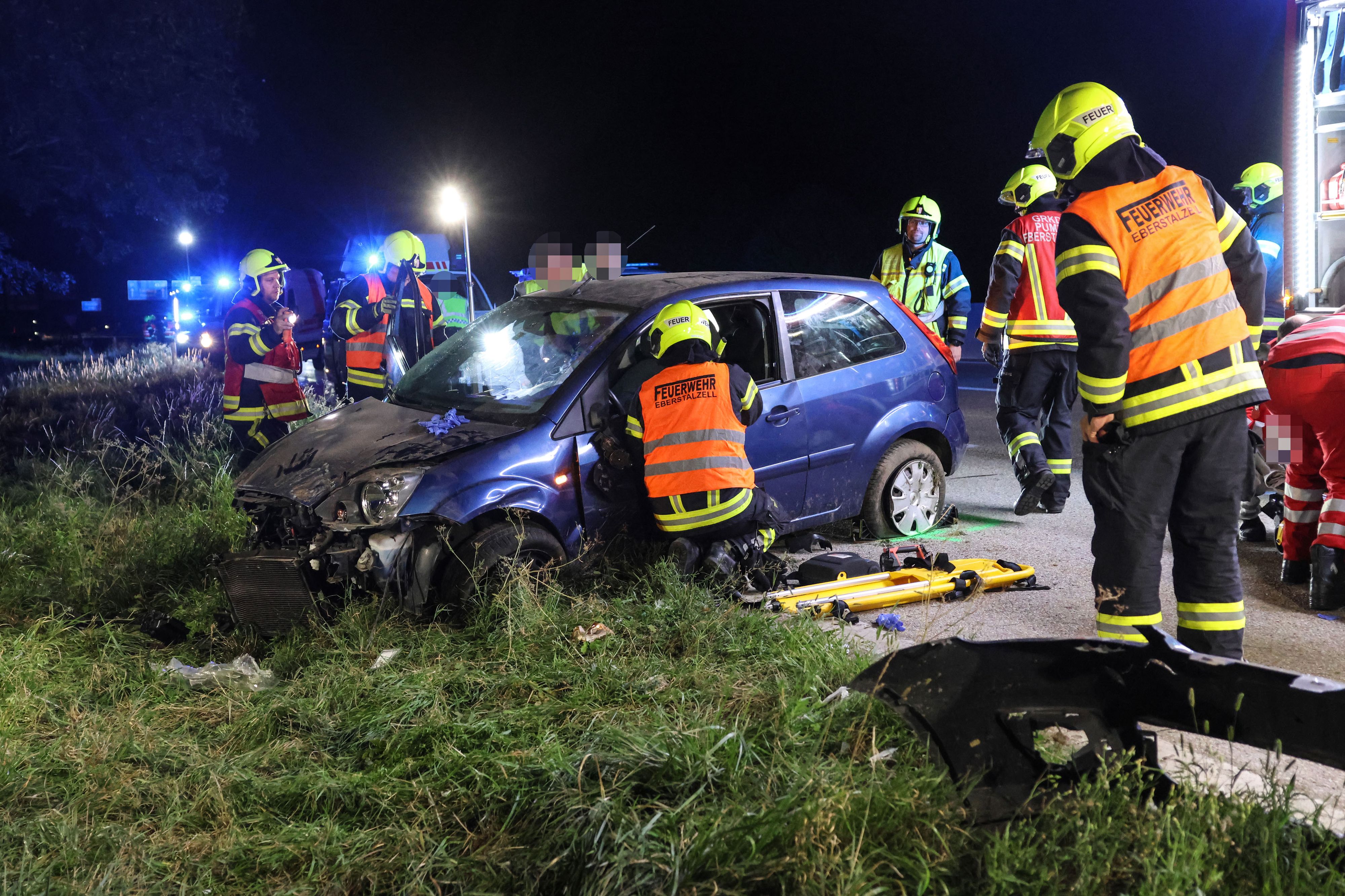 Heute.at - Schwerer Verkehrsunfall auf Westautobahn nach Wien