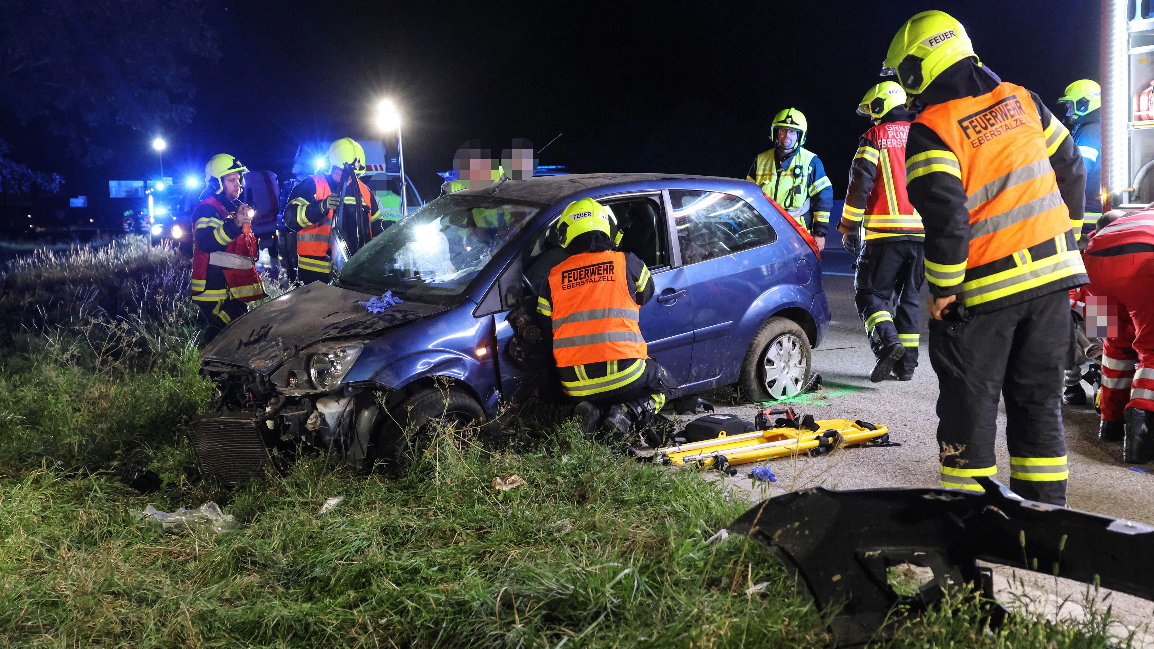 Heute.at - Schwerer Verkehrsunfall auf Westautobahn nach Wien