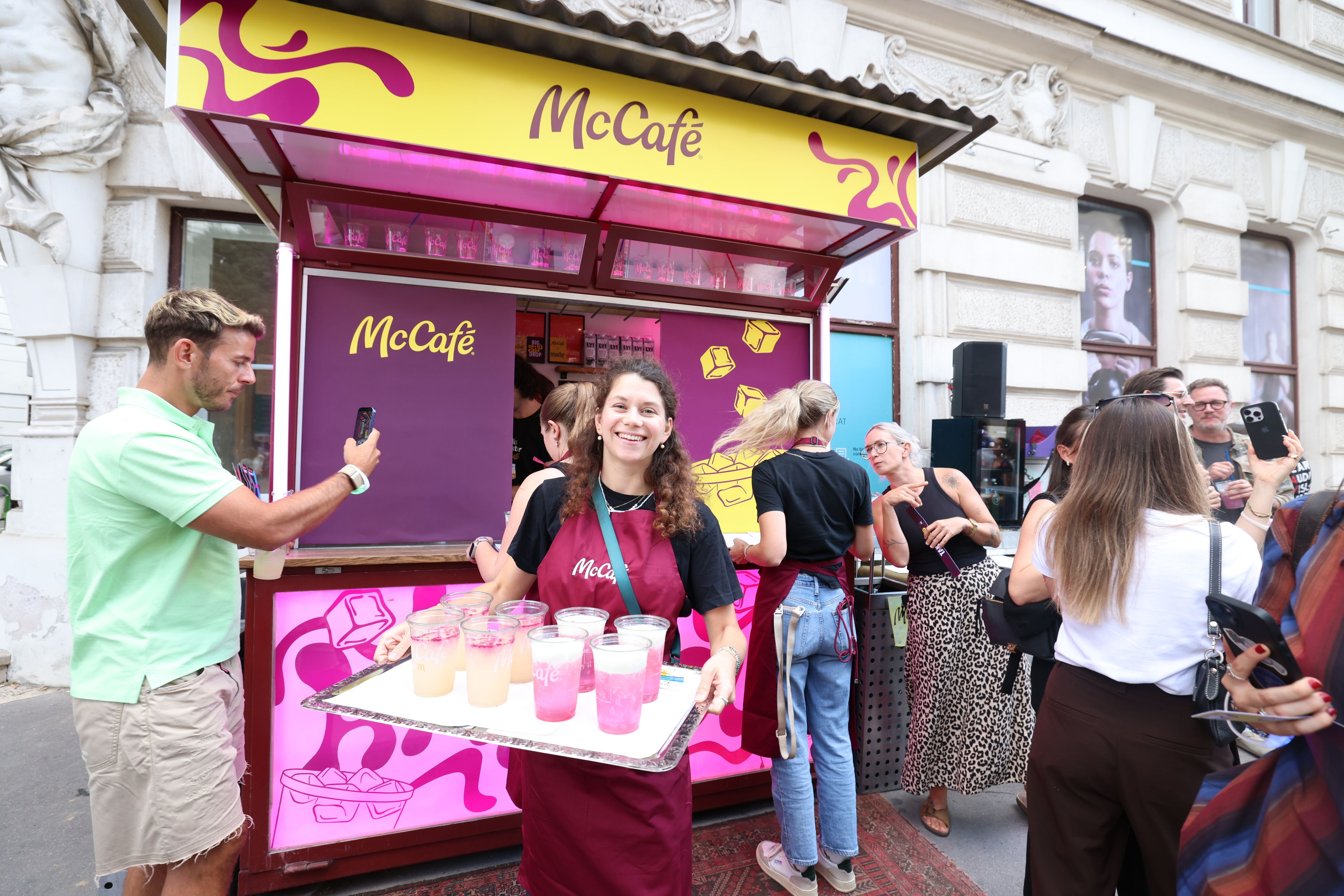 Heute.at - Neue Drinks – McDonald’s setzt auf Boba, Fizzer und Co.