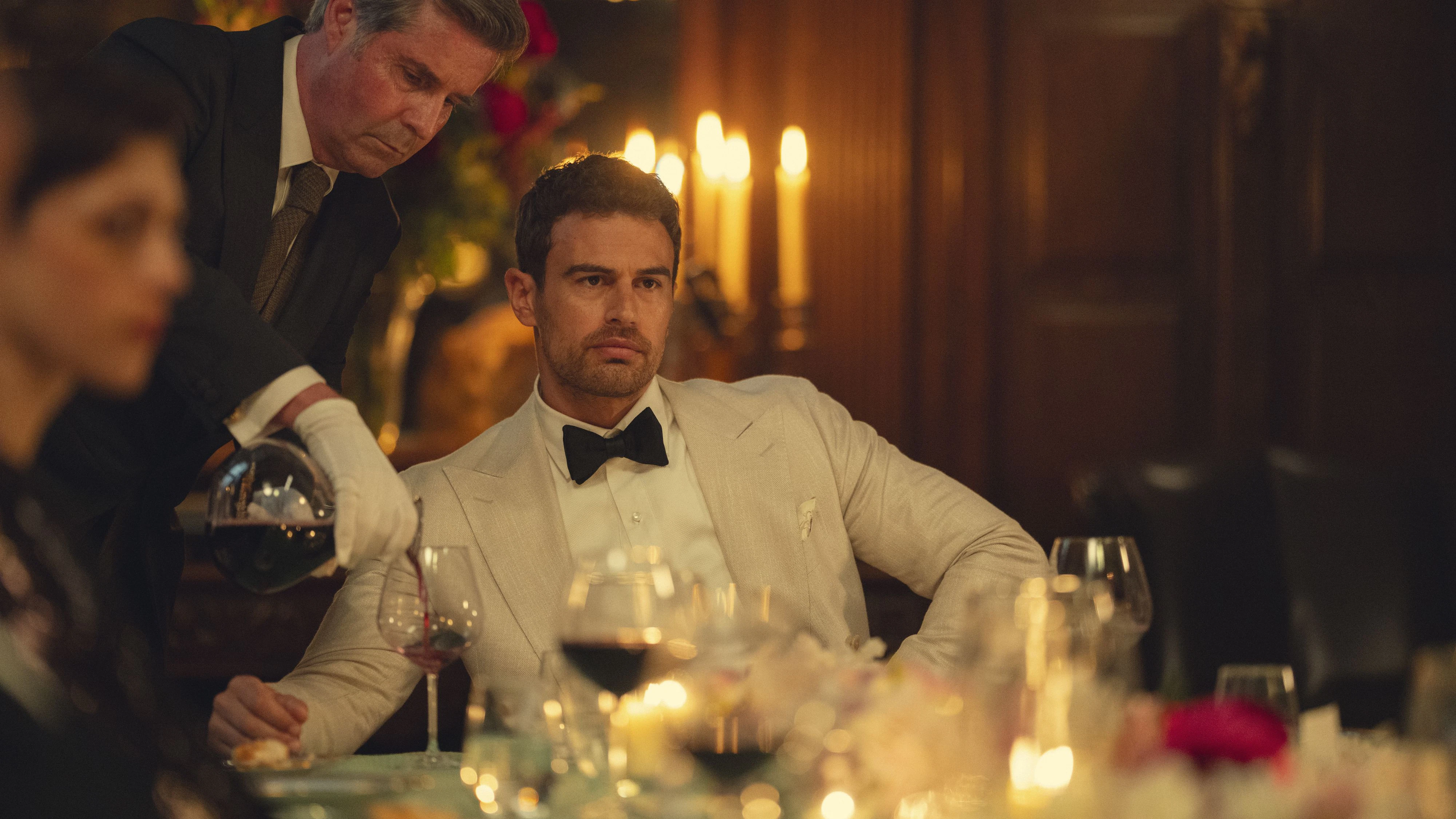 Theo James als Eddie Hornieman.