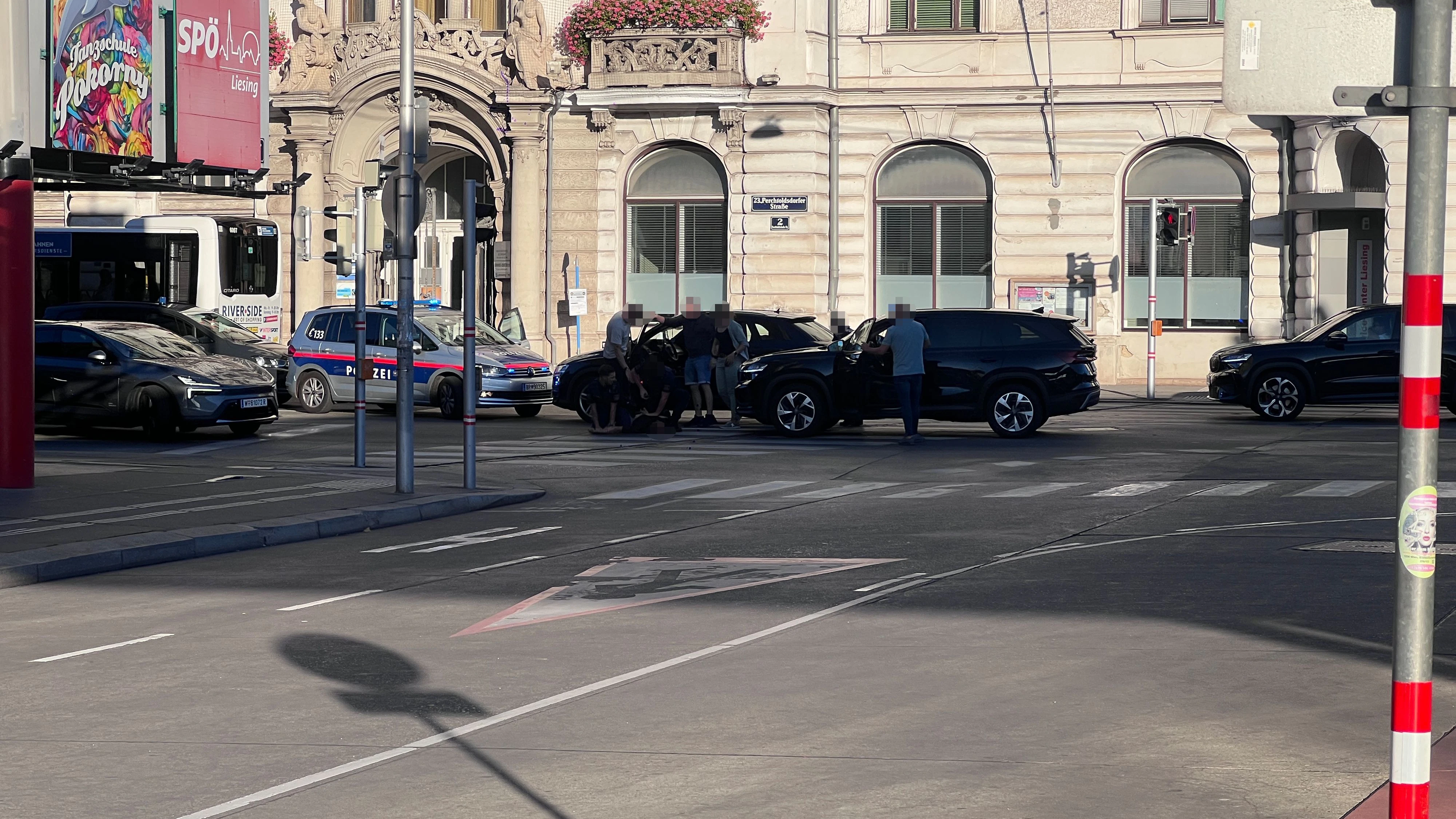 Verfolgungsagd! Crystal-Meth-Rowdy stieht Auto in Wien