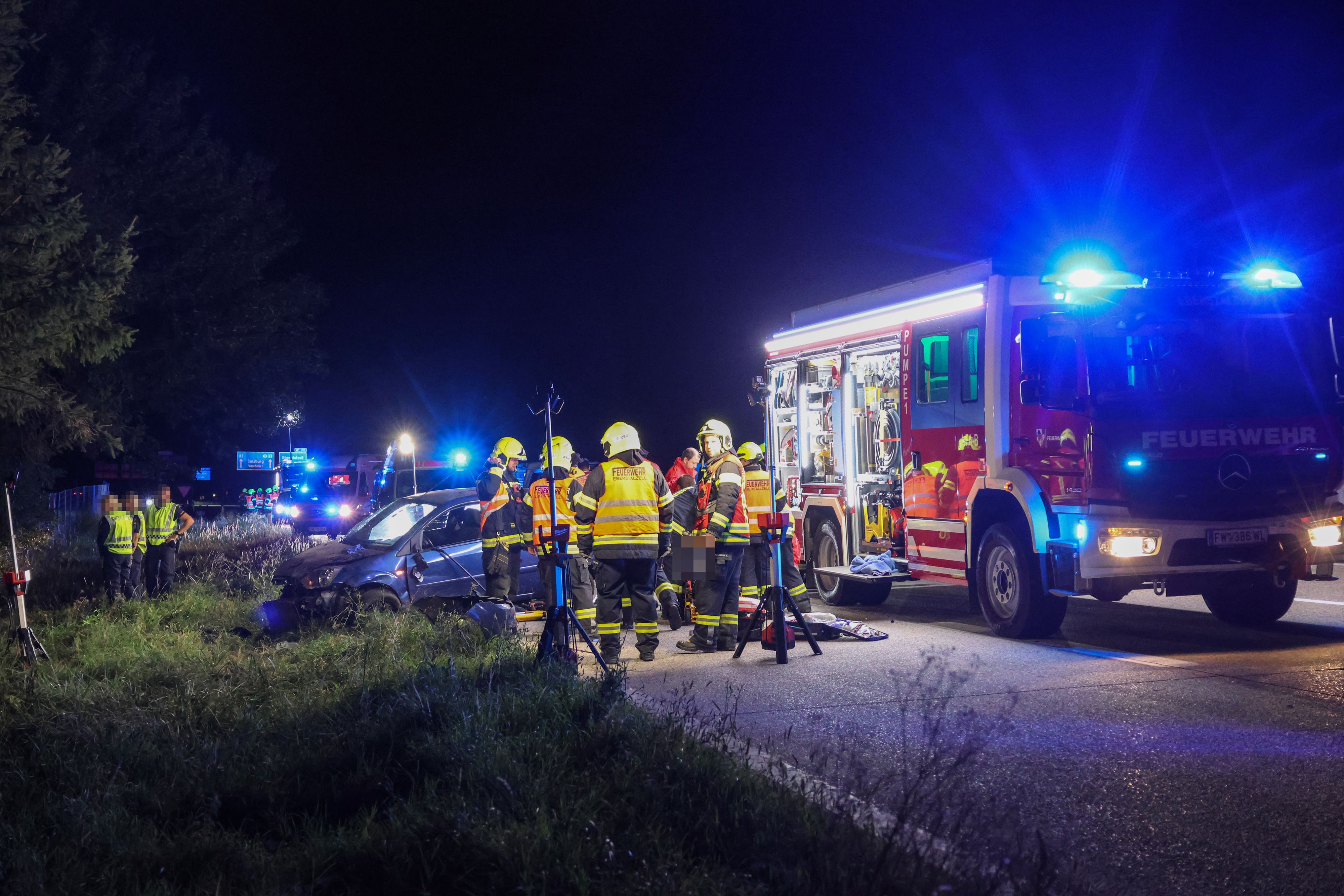 Heute.at - Pkw-Lenkerin (29) bei Crash aus Auto geschleudert