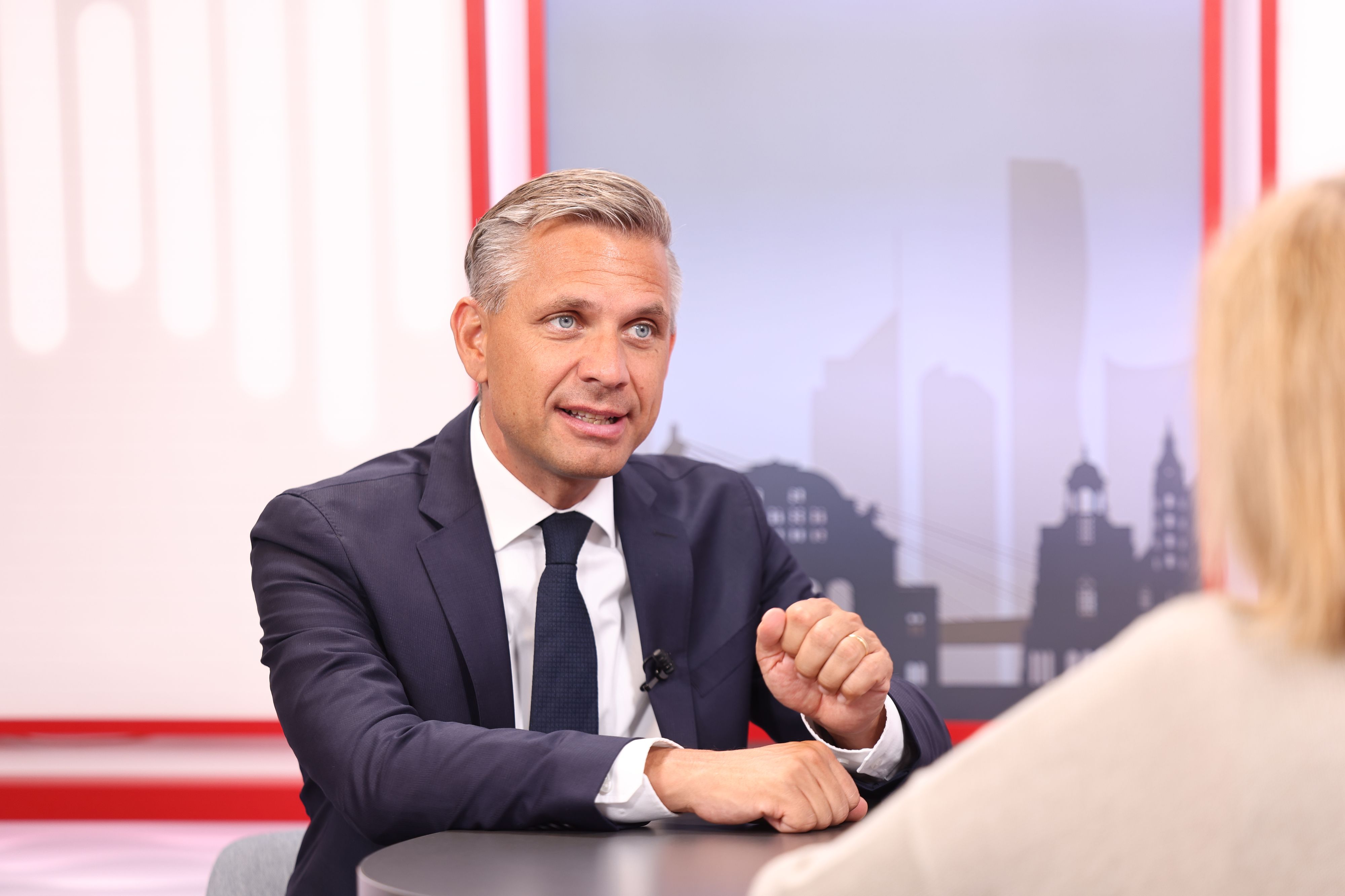 Wirtschaftsminister Wolfgang Hattmannsdorfer (ÖVP) fordert einen Kurswechsel in der europäischen Industriepolitik.