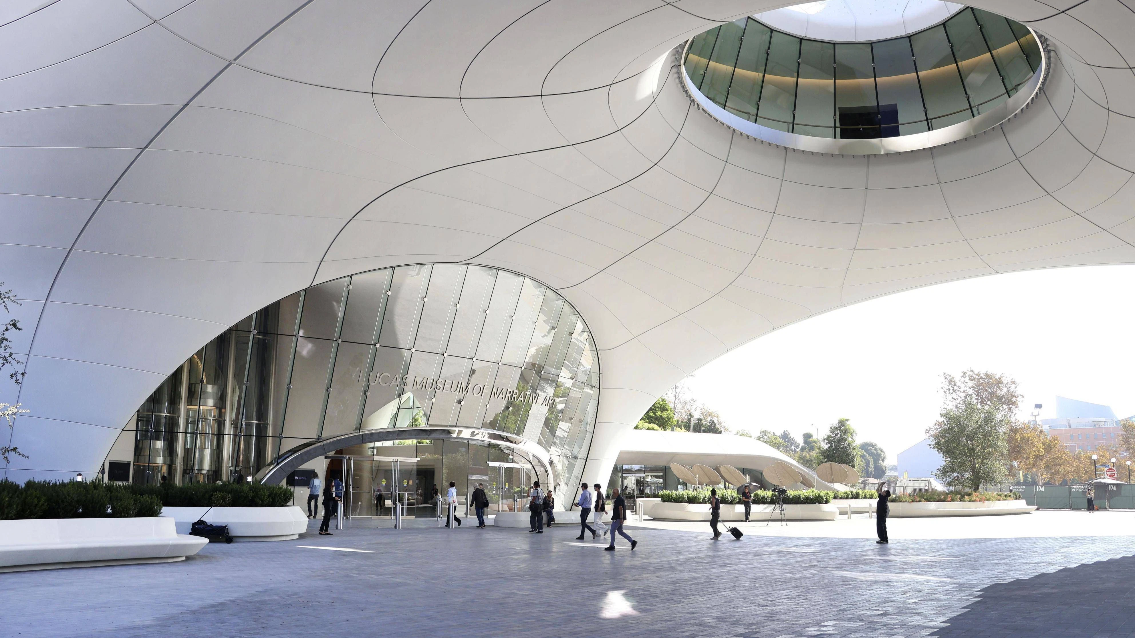 George Lucas eröffnete ein futuristisch aussehendes Museum in Los Angeles.