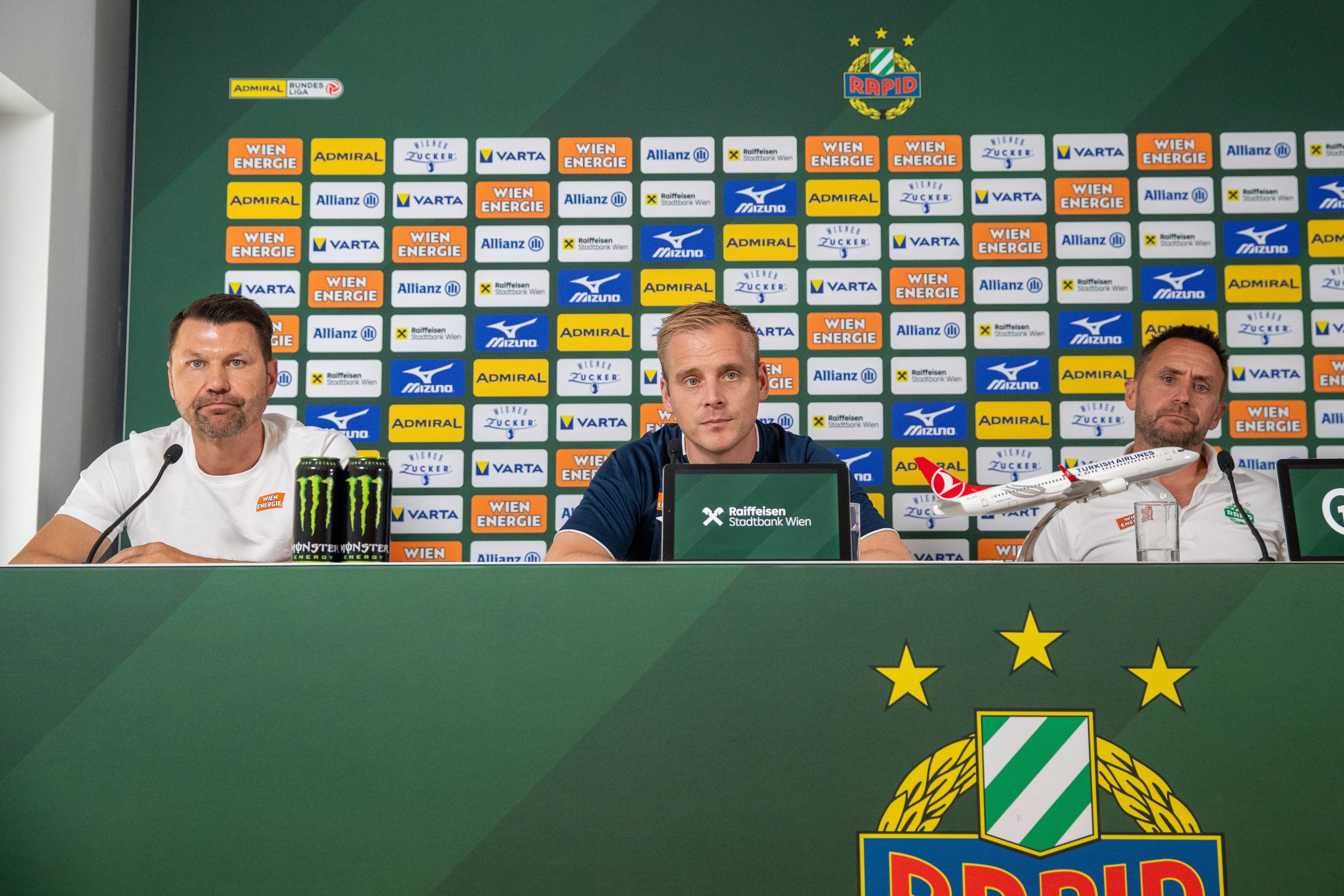 Heute.at - Katzer nach Deadline Day: Spieler steht vor Rückkehr