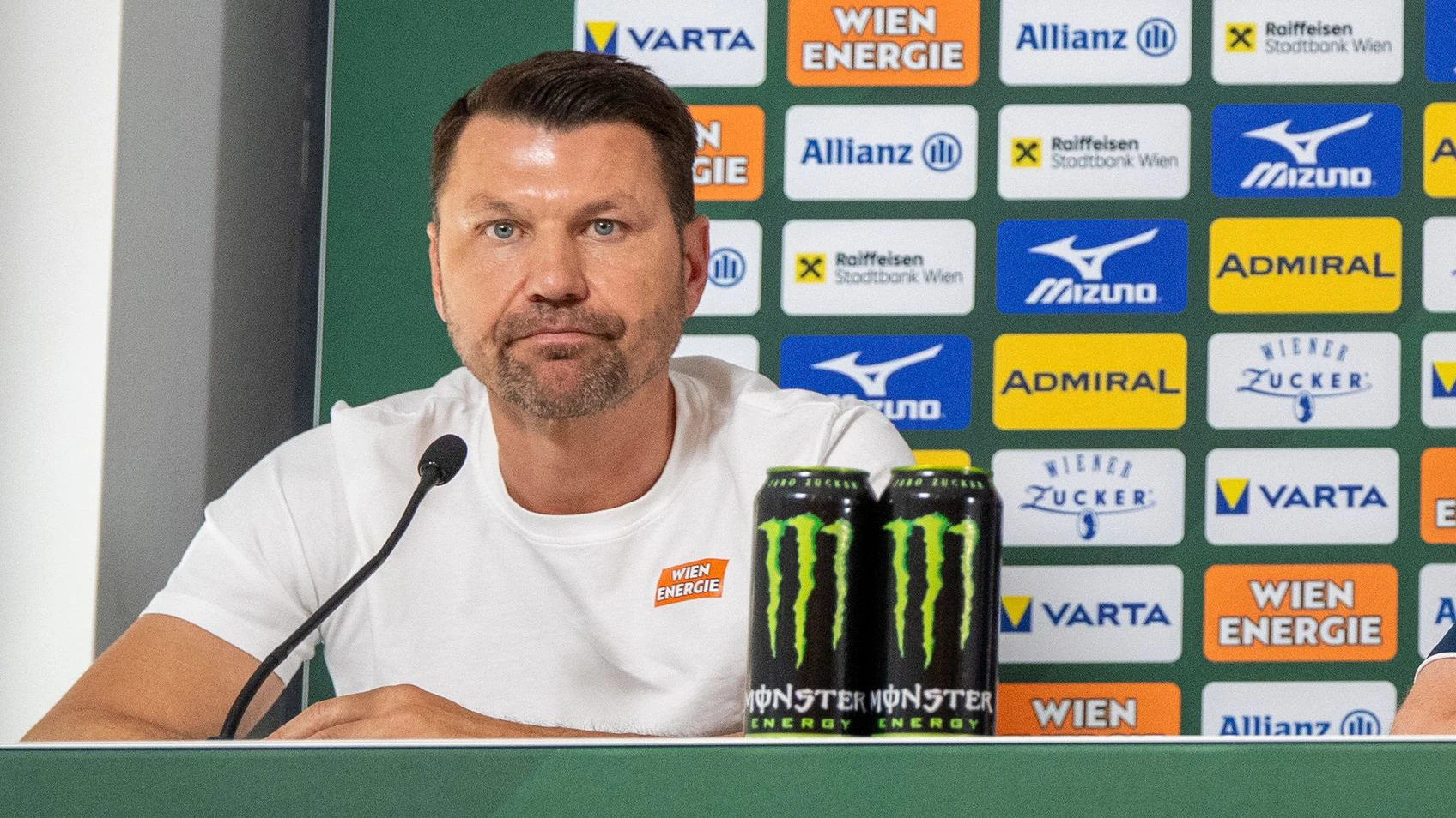 Heute.at - Katzer nach Deadline Day: Spieler steht vor Rückkehr