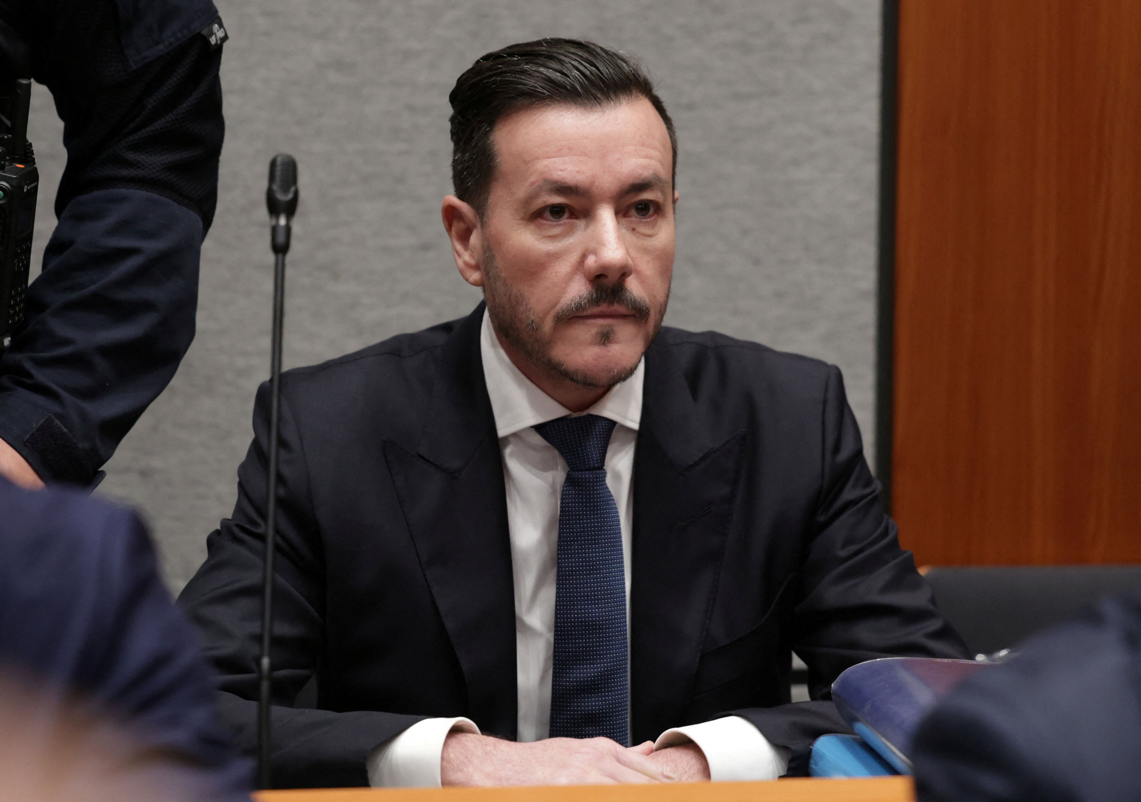 Heute.at - Millionen-Bonus – Benko unterschrieb für sich selbst
