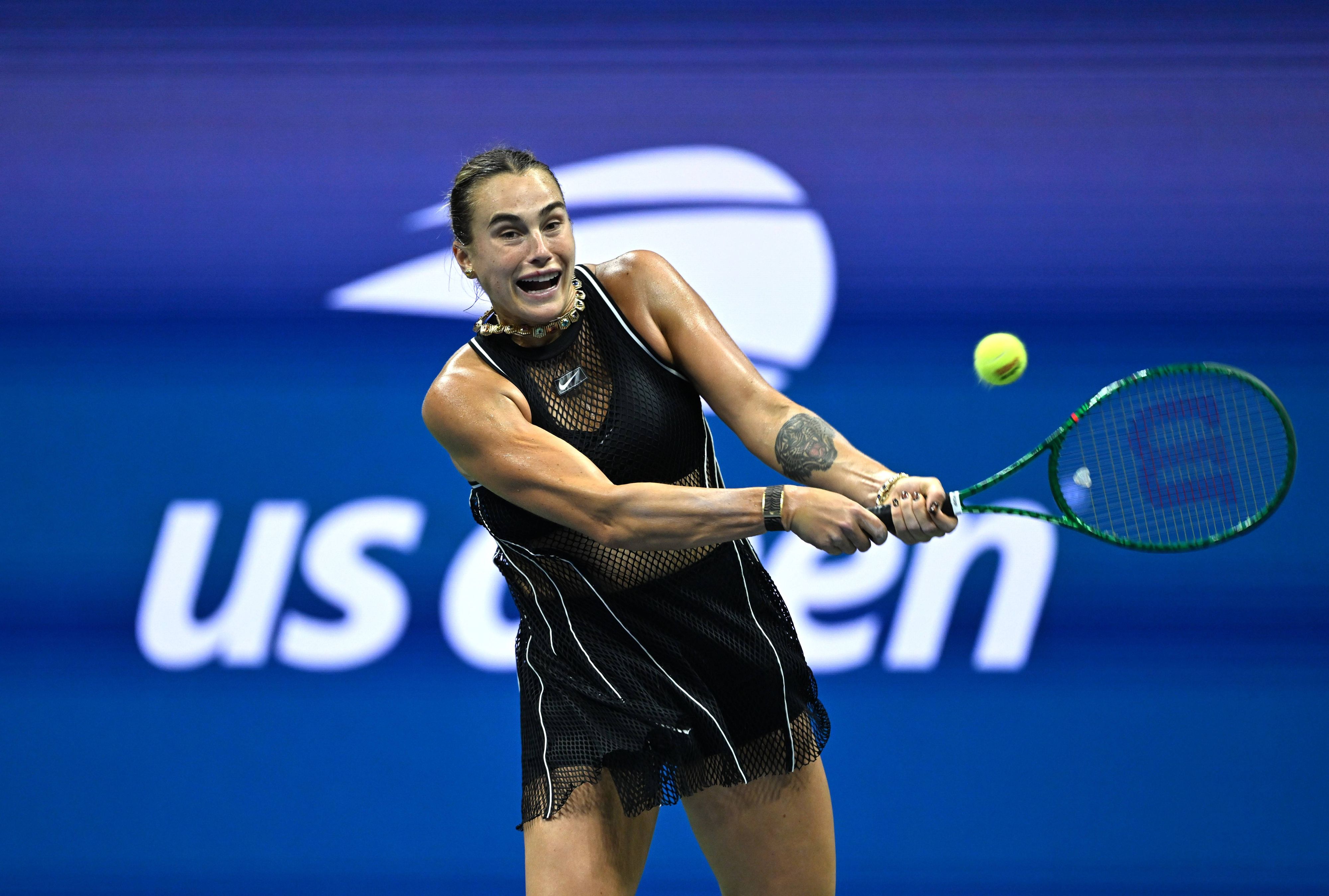 Aryna Sabalenka teilt aus.