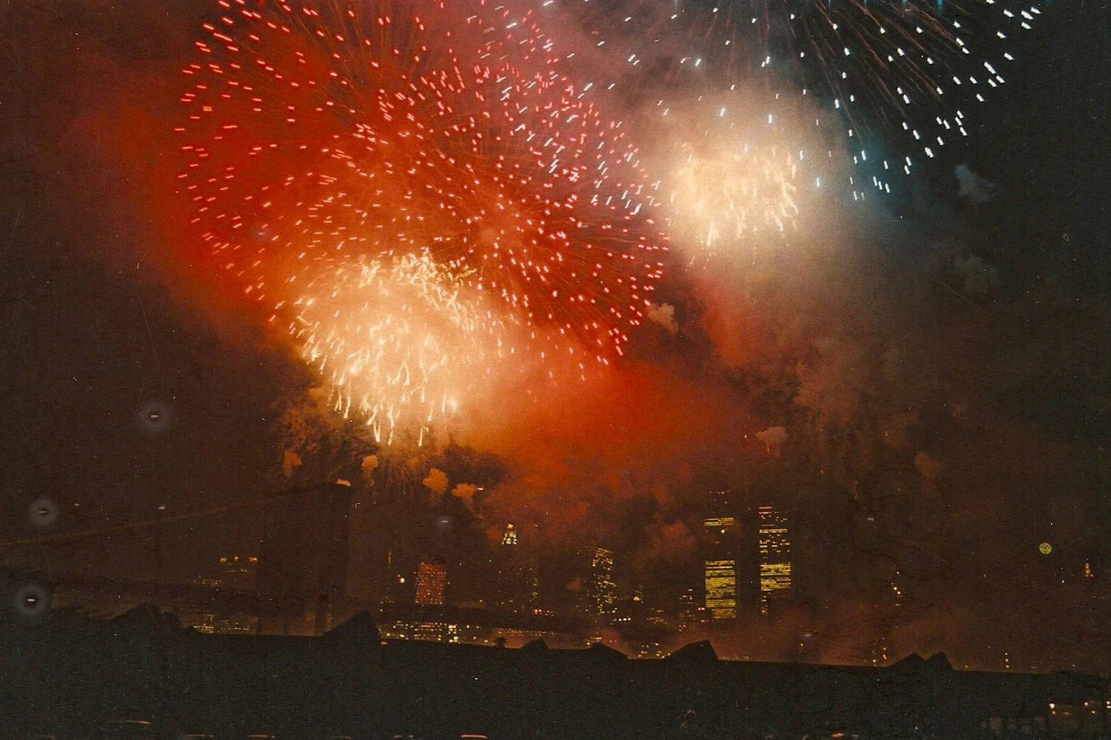 Feuerwerk zum 100-jährigen Jubiläum der Brooklyn Bridge