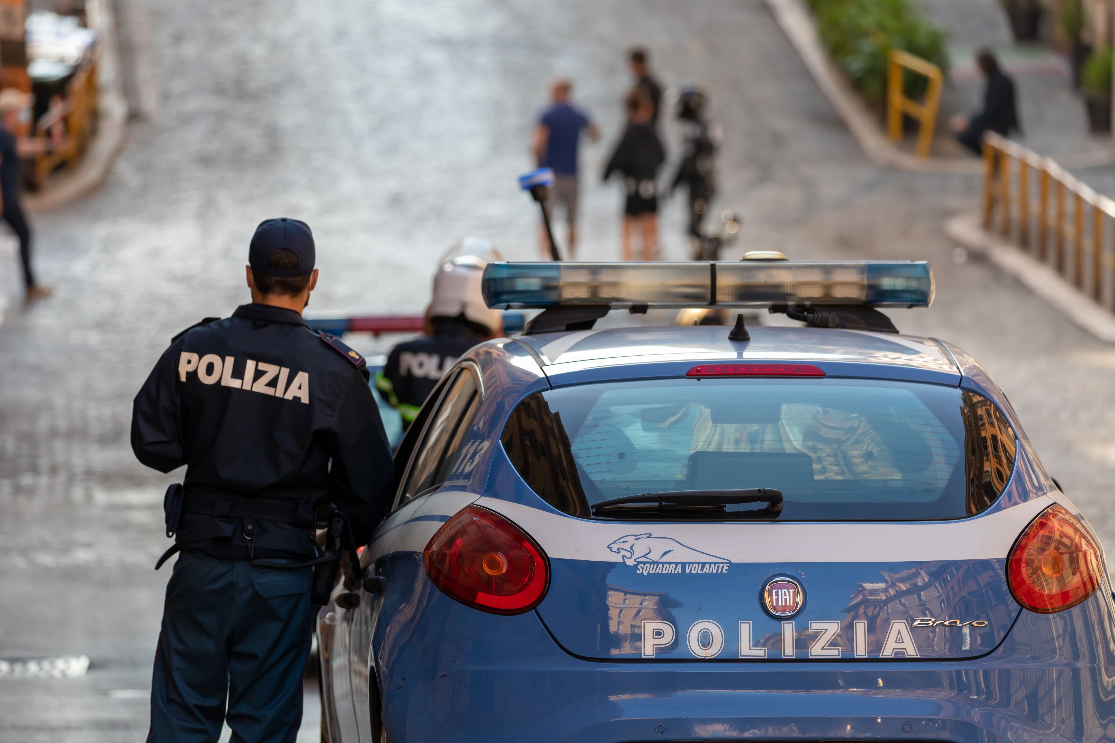 Italien verschärft seine Regeln für Autofahrer. Bei Verstößen drohen teils saftige Strafen – in Extremfällen werden bis zu 18.000 Euro fällig.