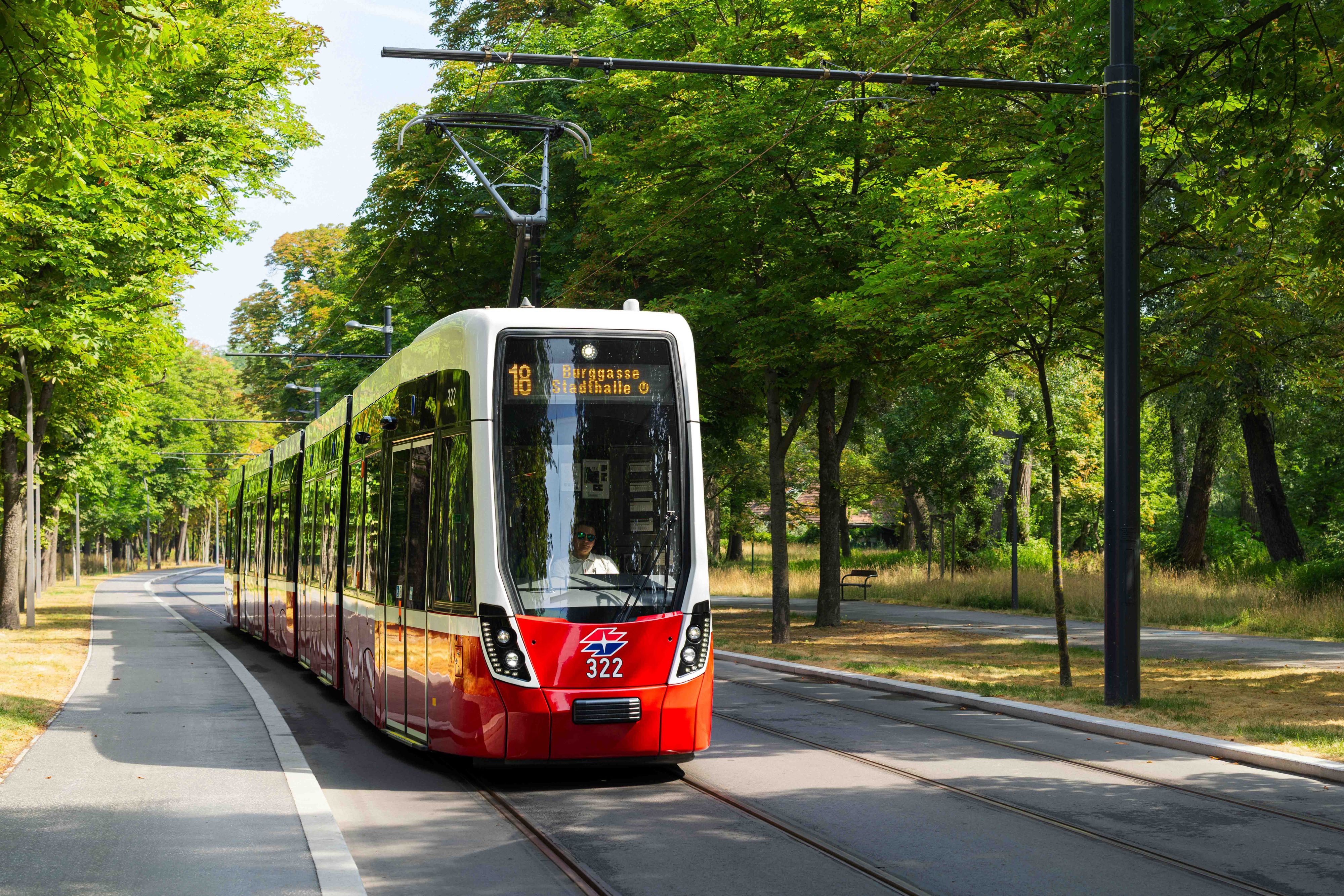 Die verlängerte Straßenbahnlinie 18 nimmt ab 5. September den Betrieb bis zur U2-Station Stadion auf.